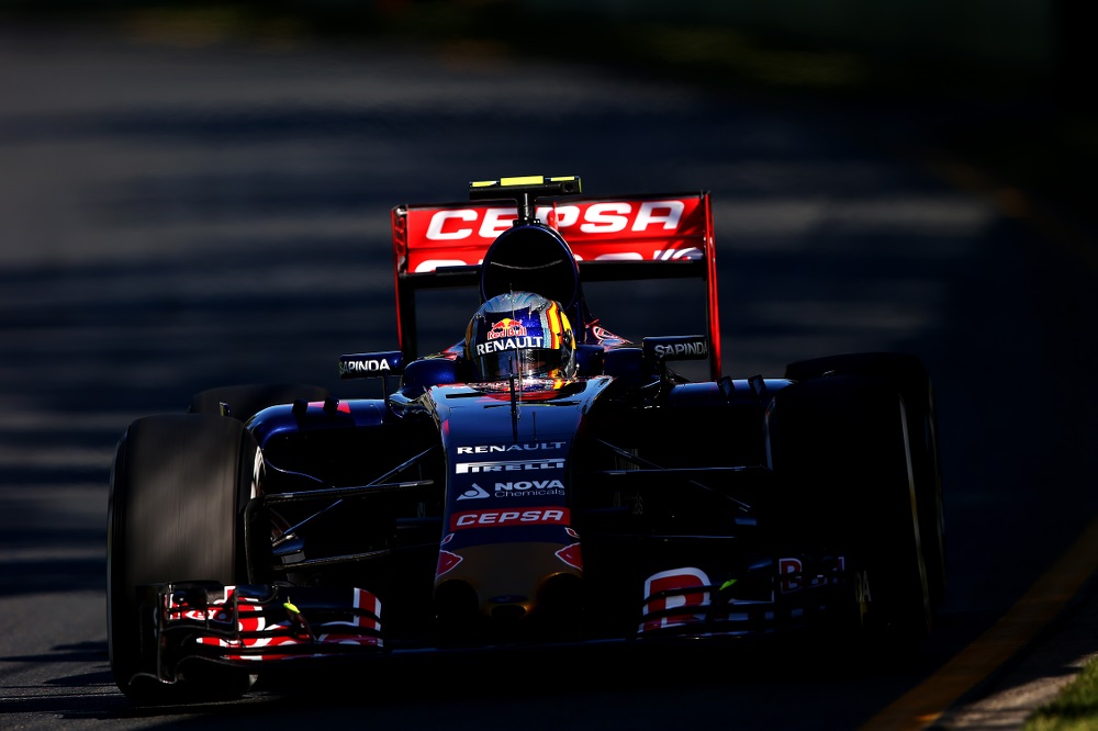 A positive debut for Sainz
