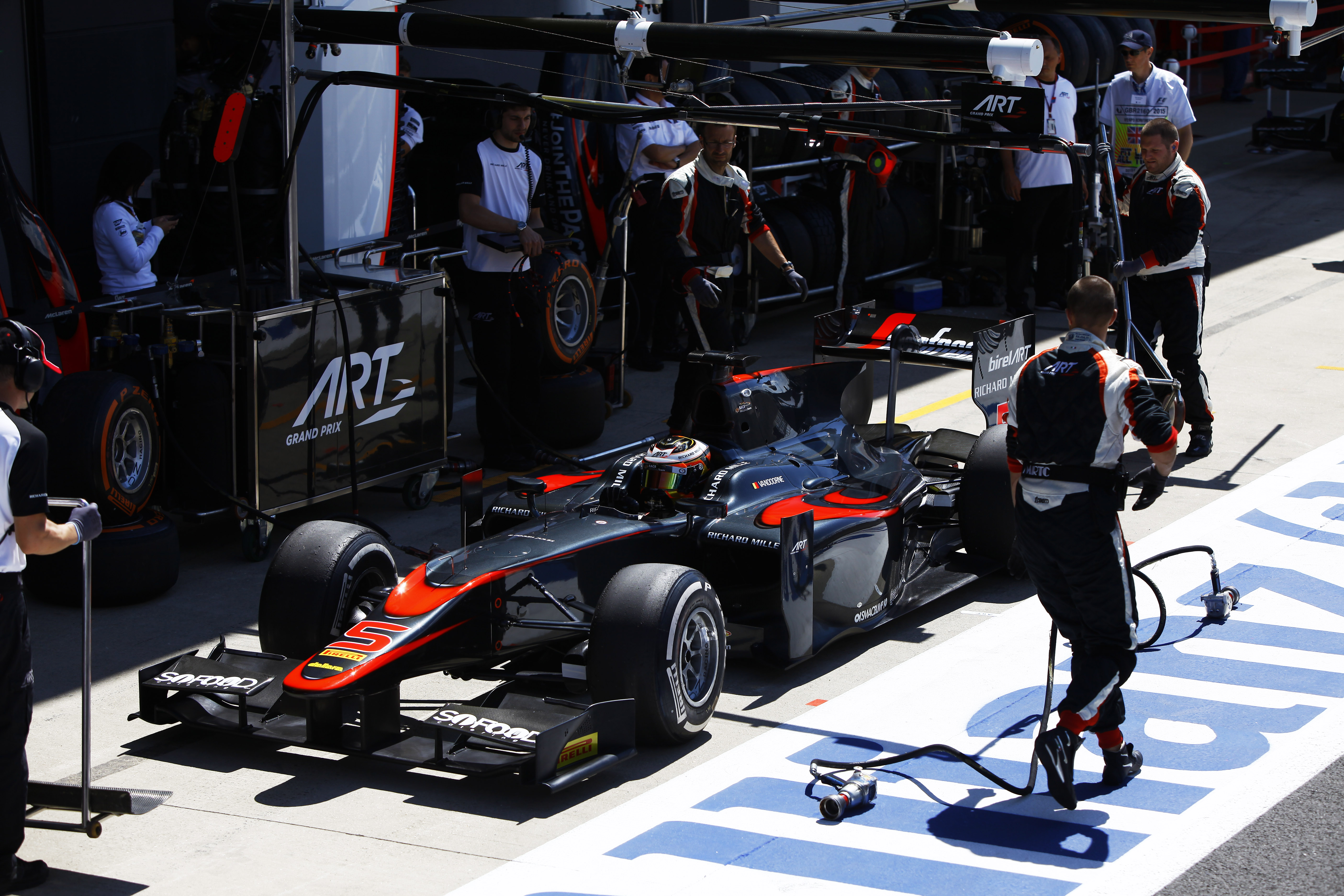 Vandoorne on top in Hungary practice