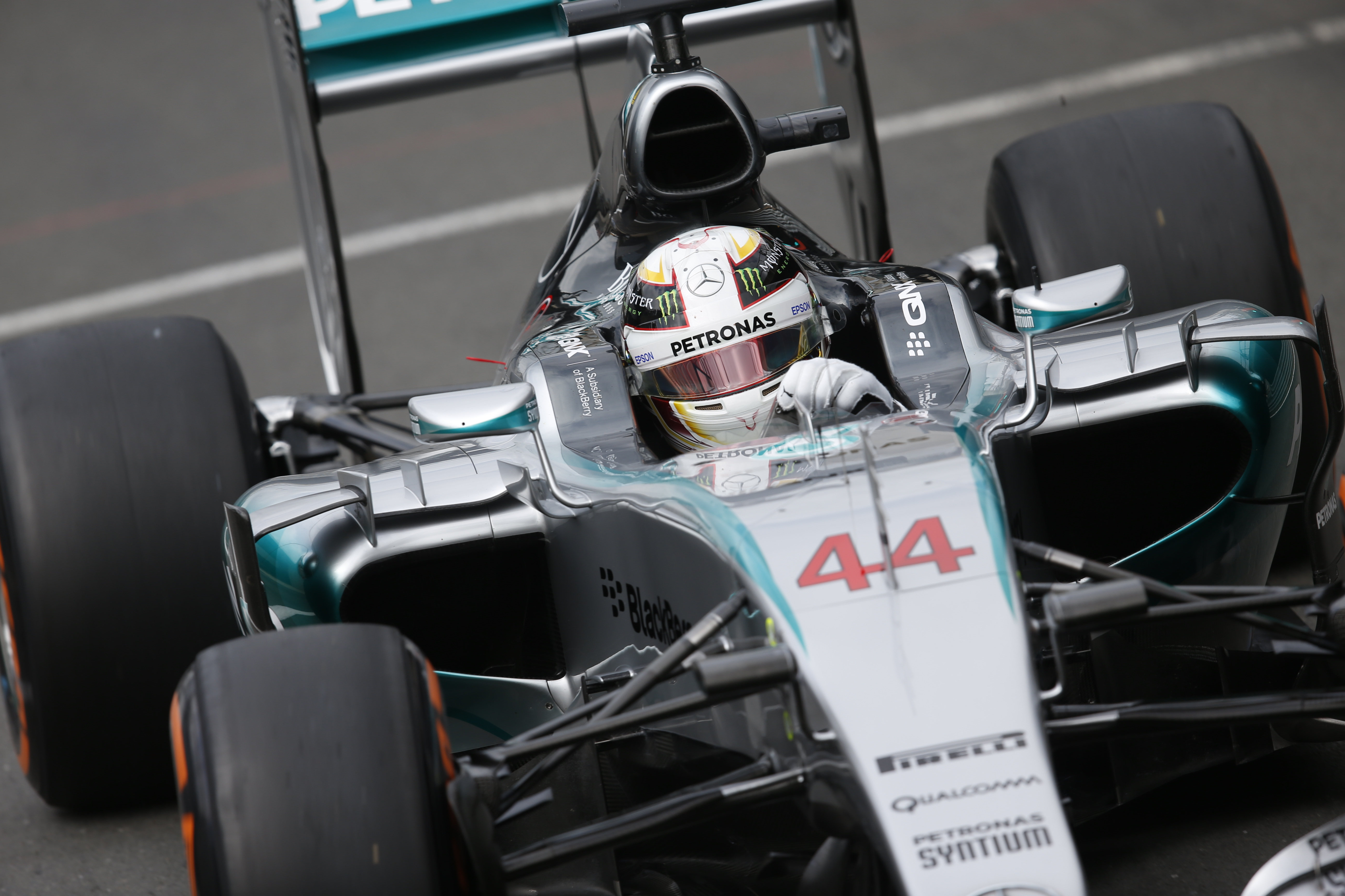 Hamilton wins thrilling British GP for third time