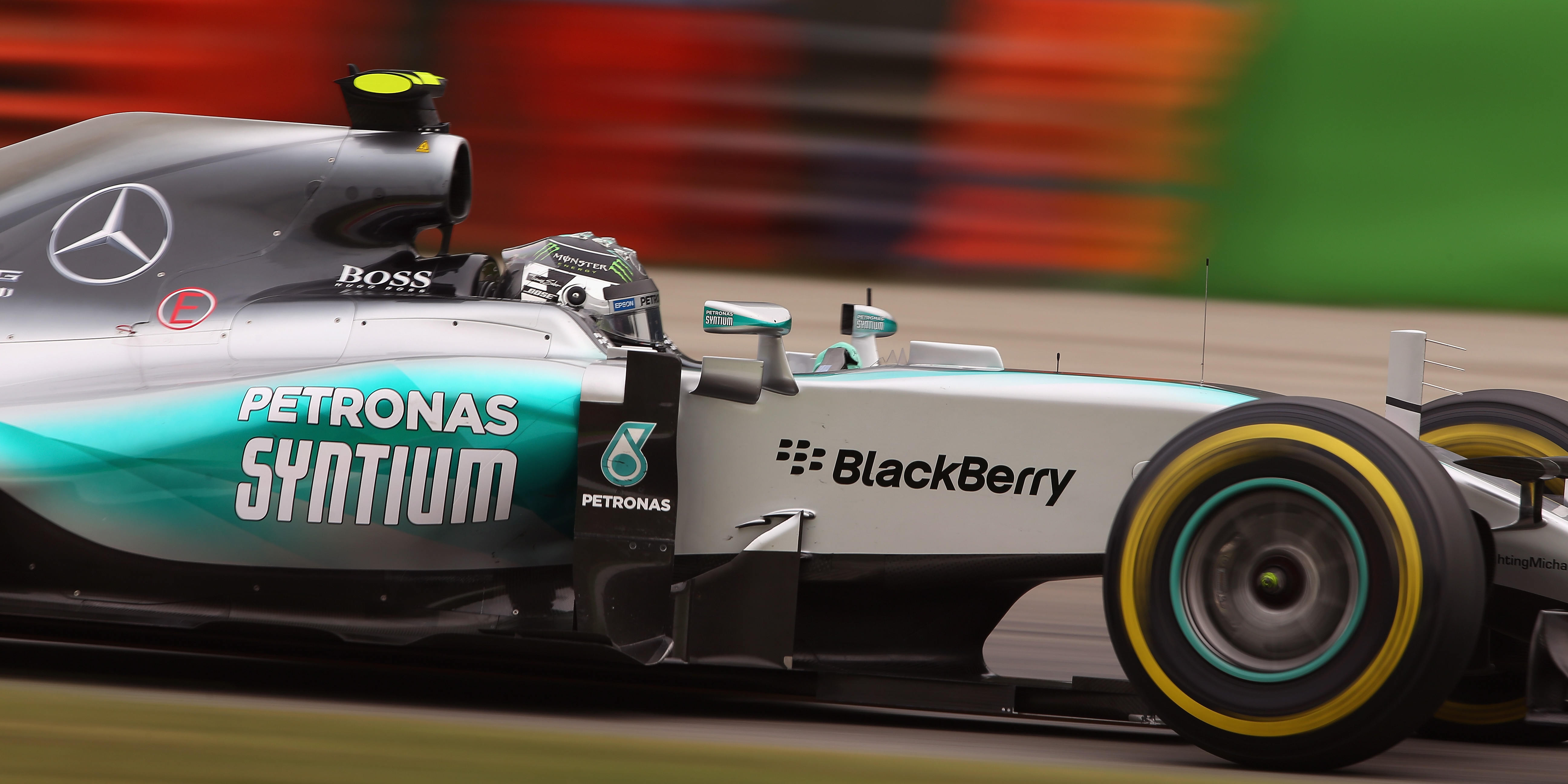 Rosberg looking forward to fight with Hamilton