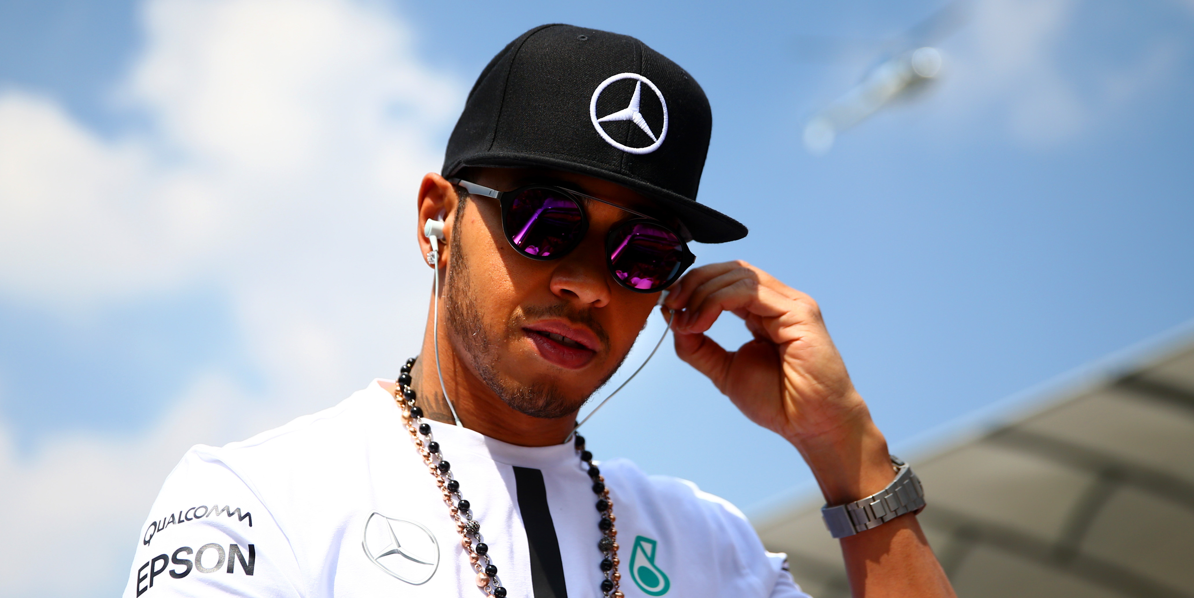 Unwell Hamilton expected to race in Brazil