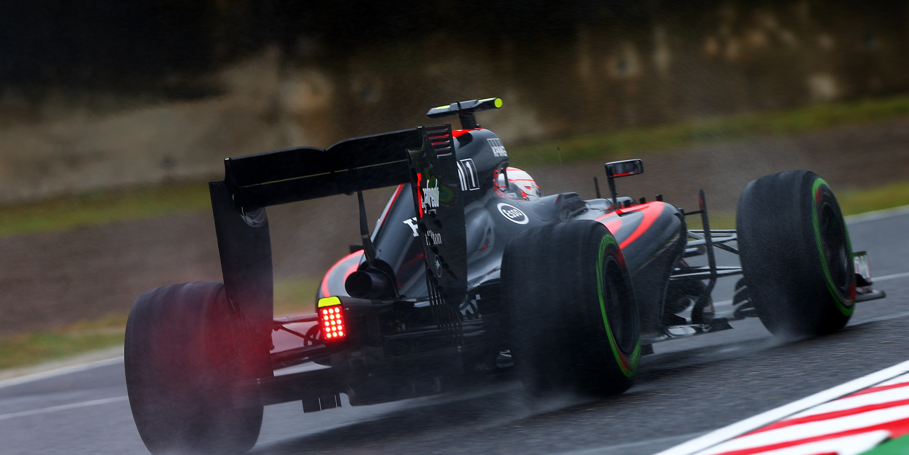 McLaren will stick with size zero engine package