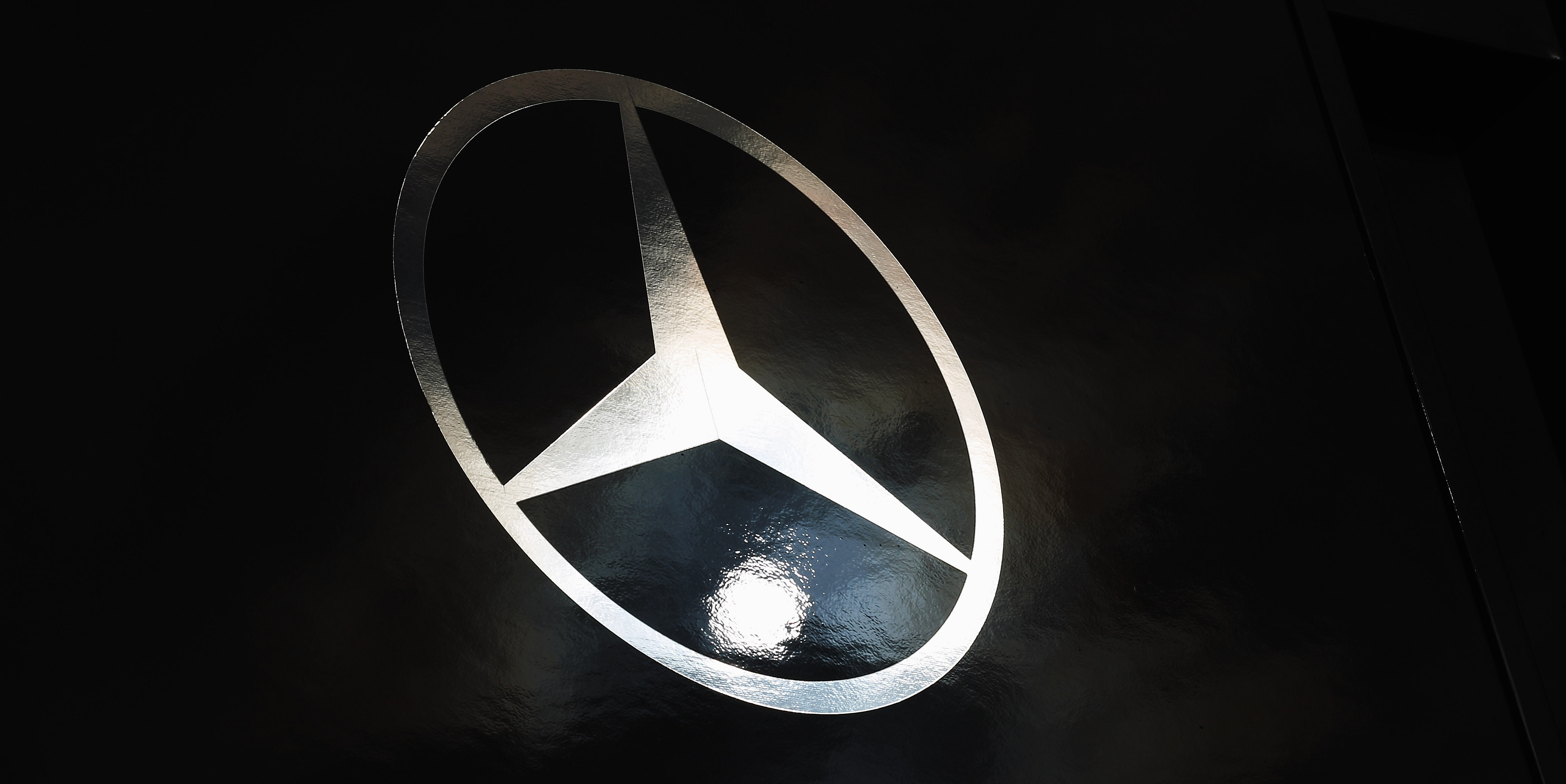 Mercedes unveil W07 in online launch
