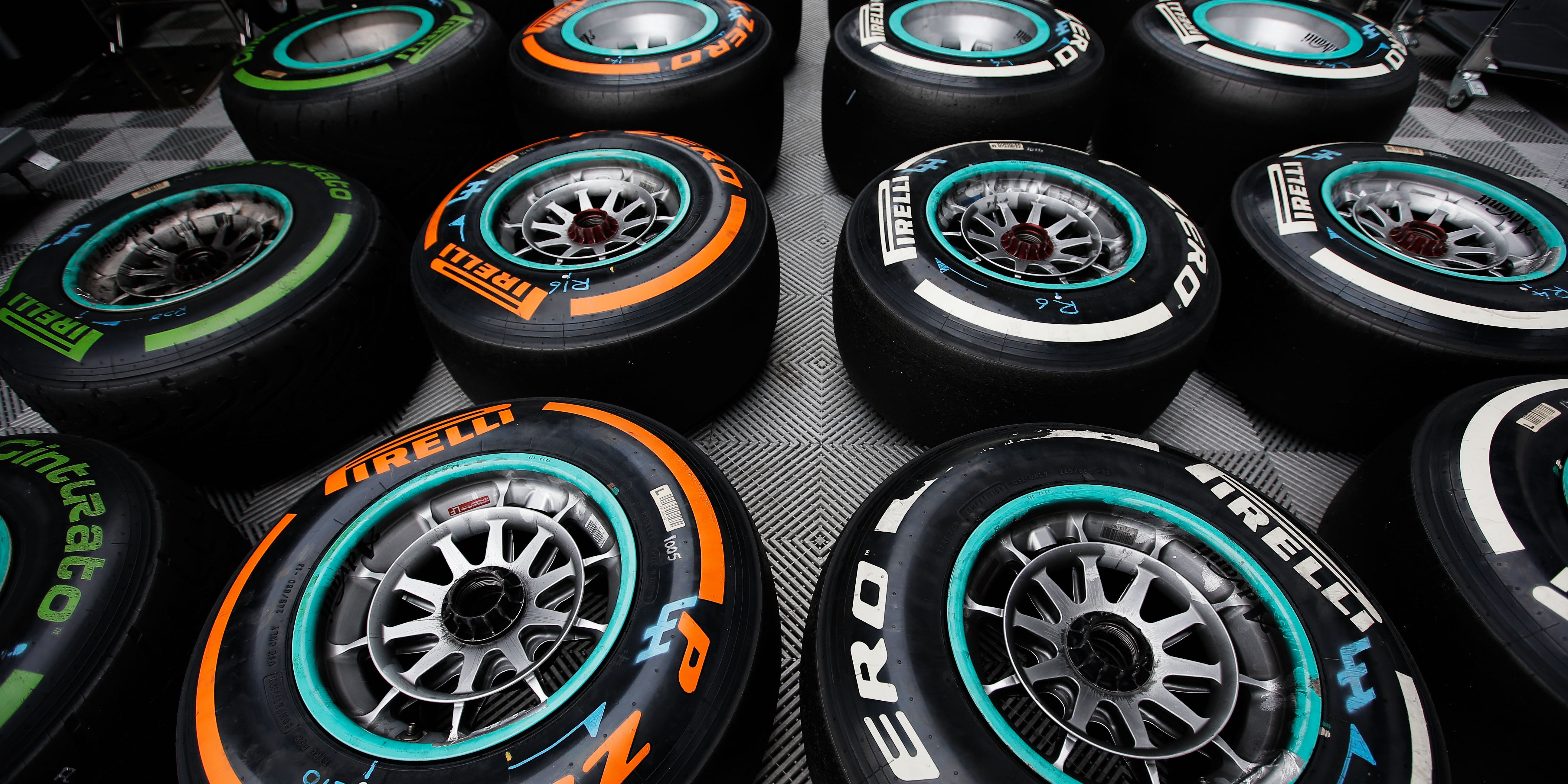 F1 teams given free choice of tyres for testing