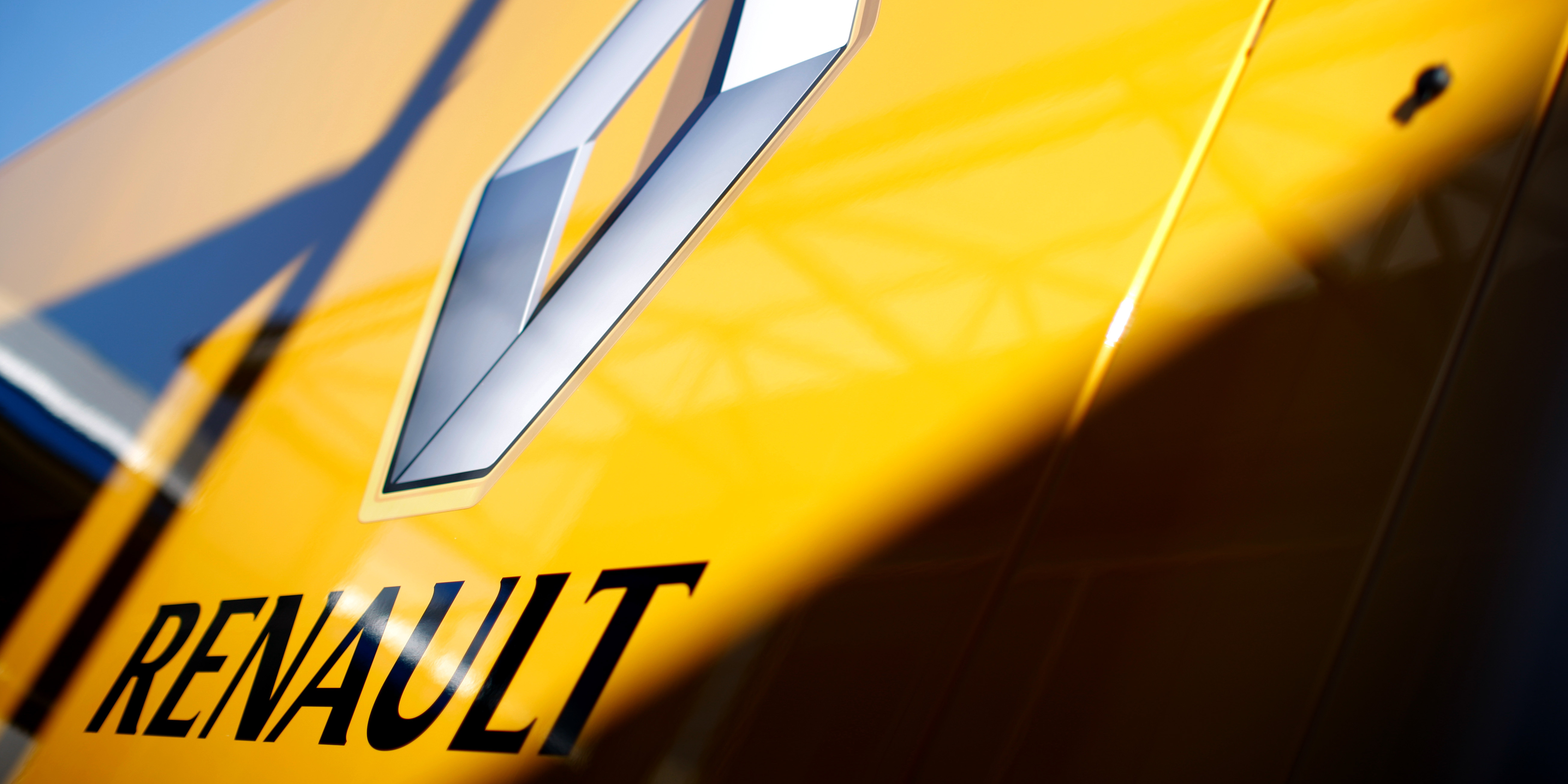 Vasseur managing Renault’s 2016 expectations
