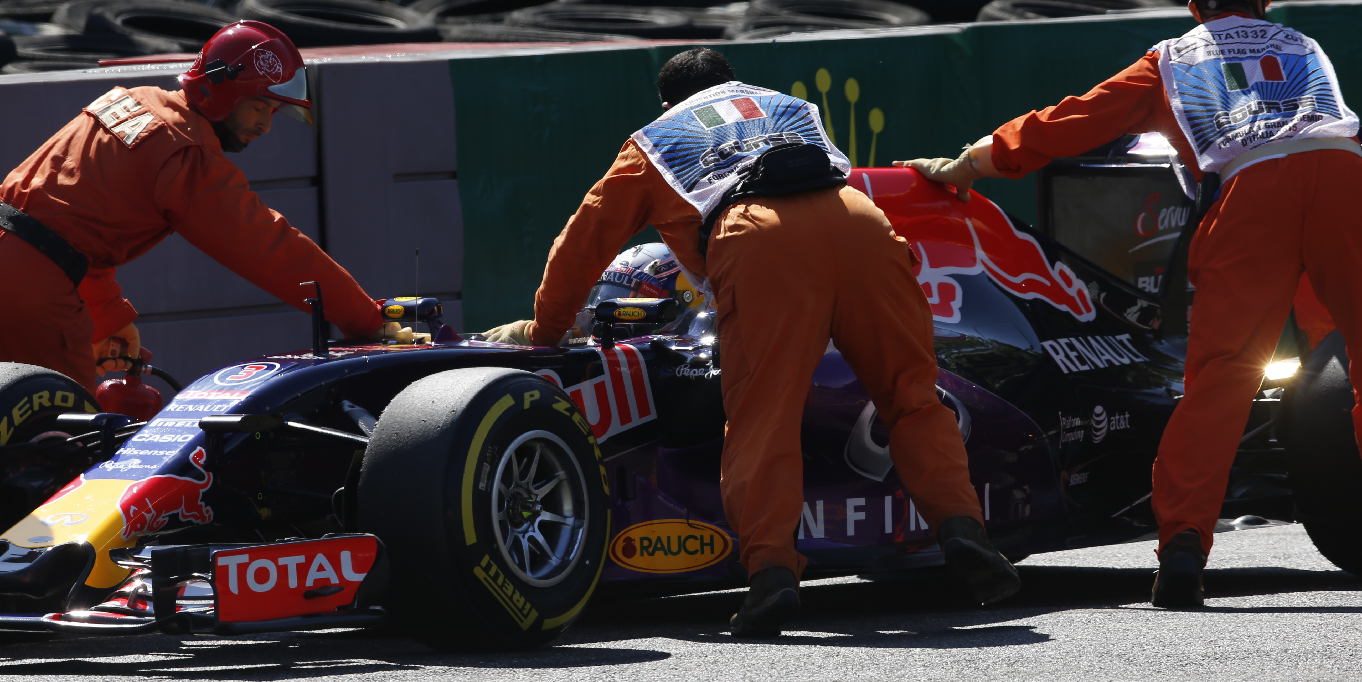 Engine performance our only concern – Ricciardo