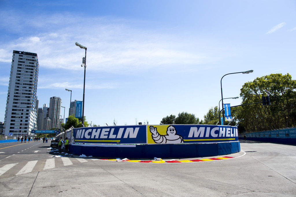Photo: Zak Mauger/LAT/Formula E