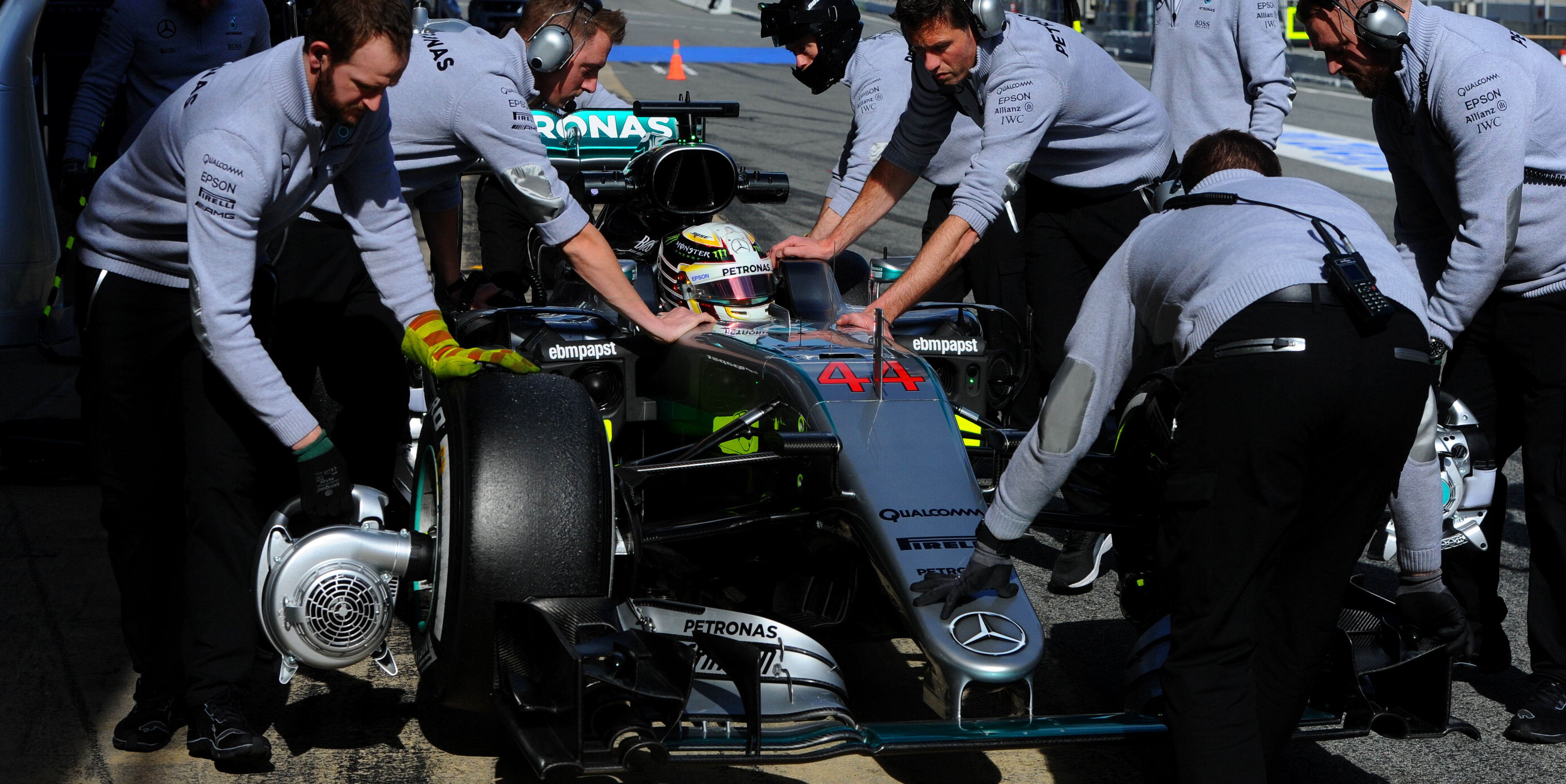 Mercedes begin qualifying sims as they go over 800 laps