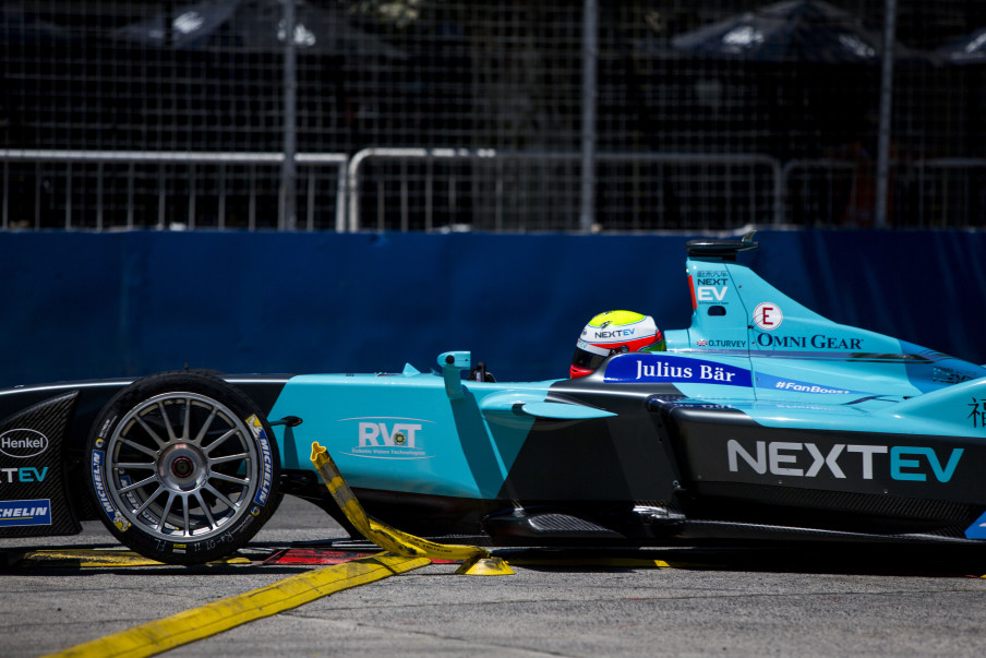 Photo: Zak Mauger/LAT/Formula E 