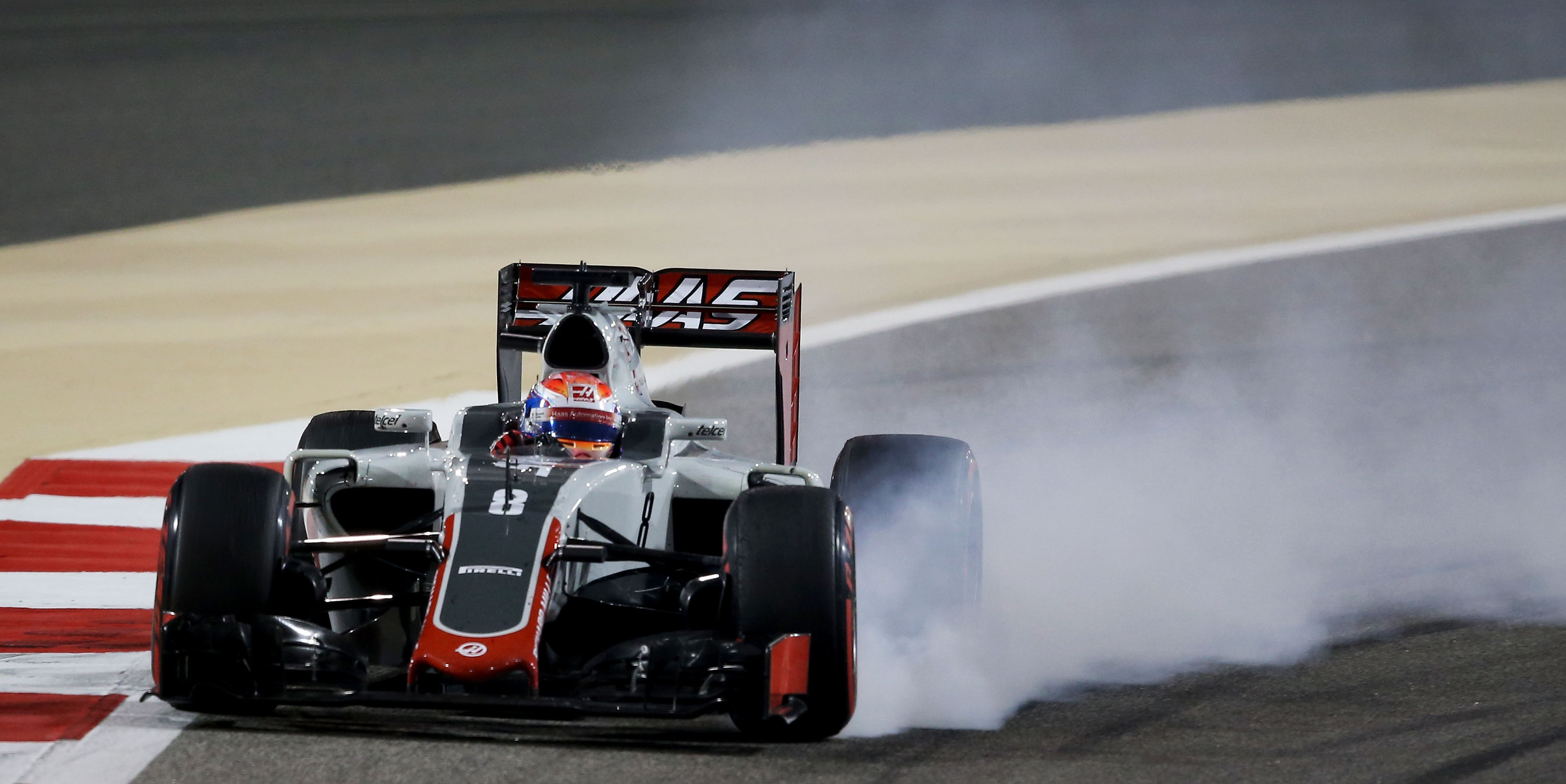 Grosjean enjoying his battles in the points