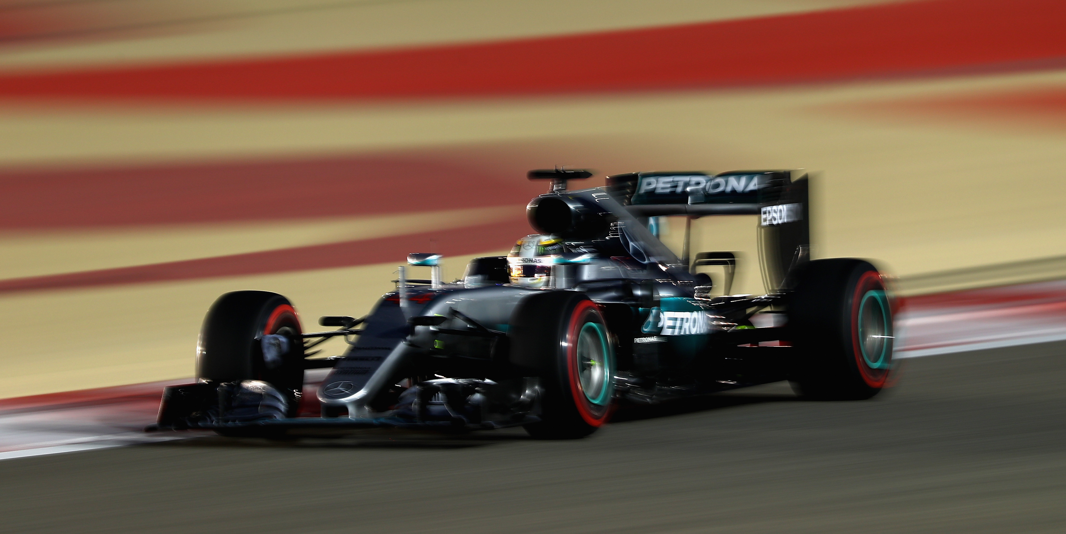 Hamilton hit with grid penalty for Chinese GP