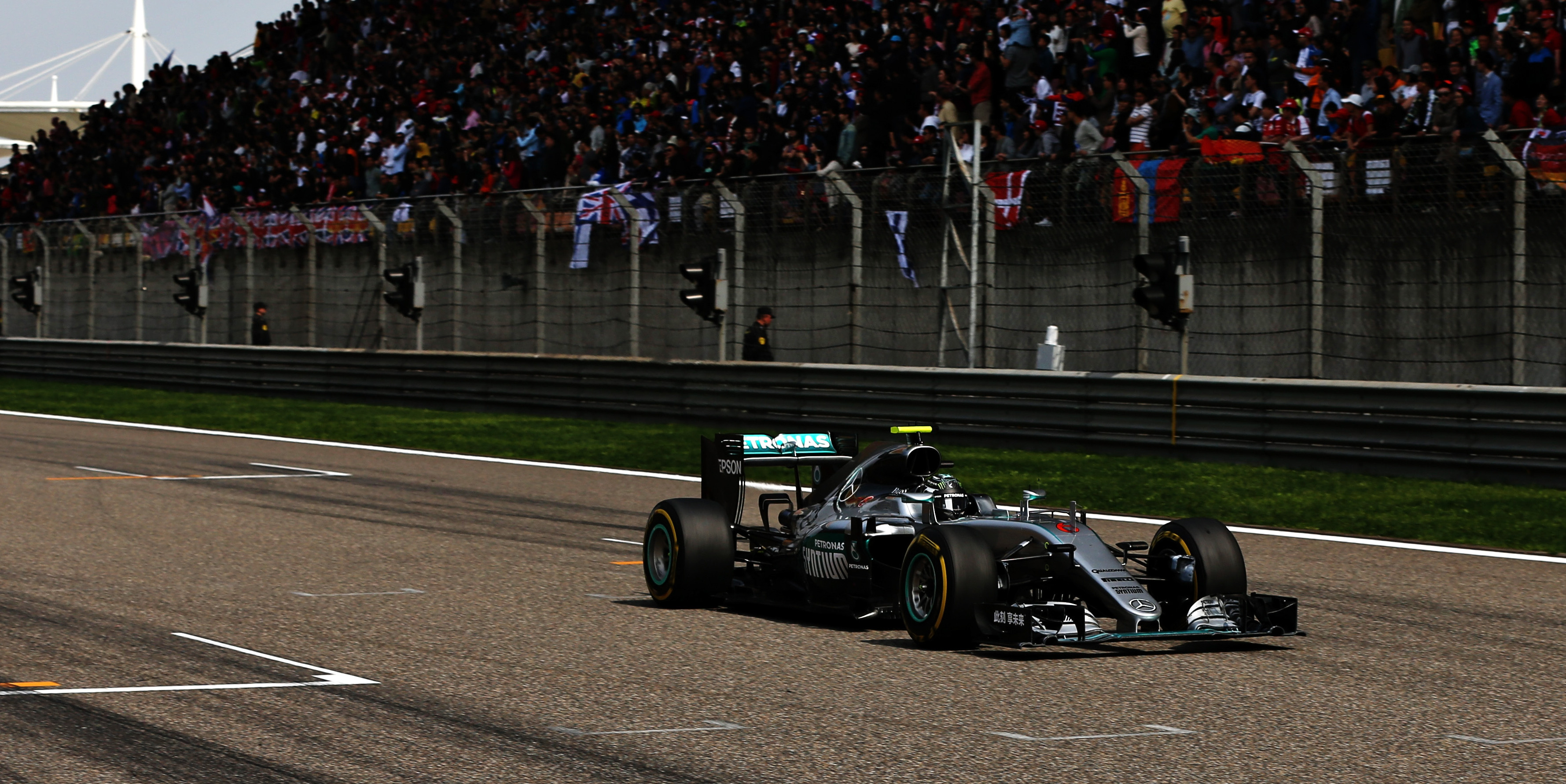 Rosberg dominates crazy Chinese Grand Prix