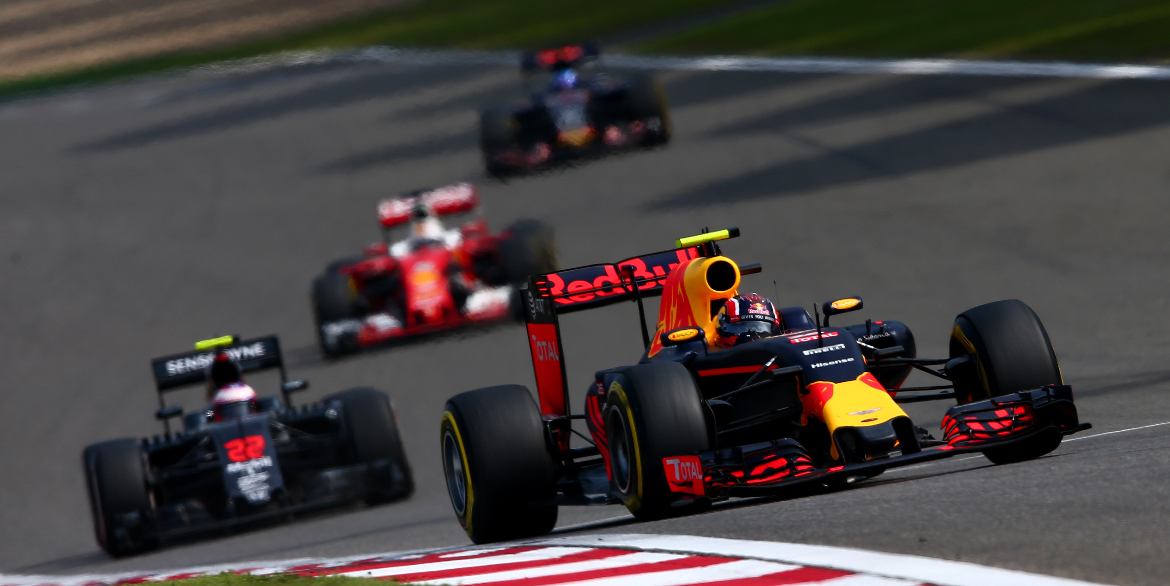 Kvyat thinks his move on Vettel was fair