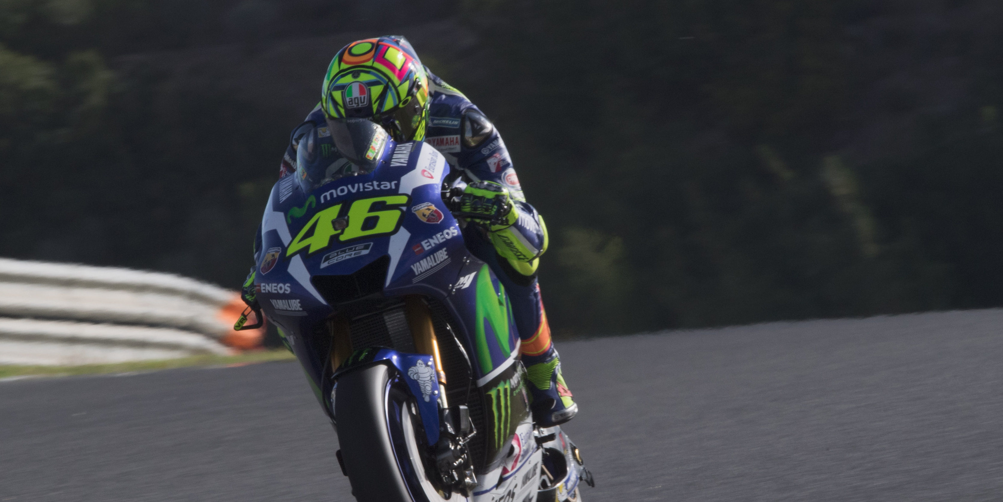 Rossi takes pole late on at Jerez
