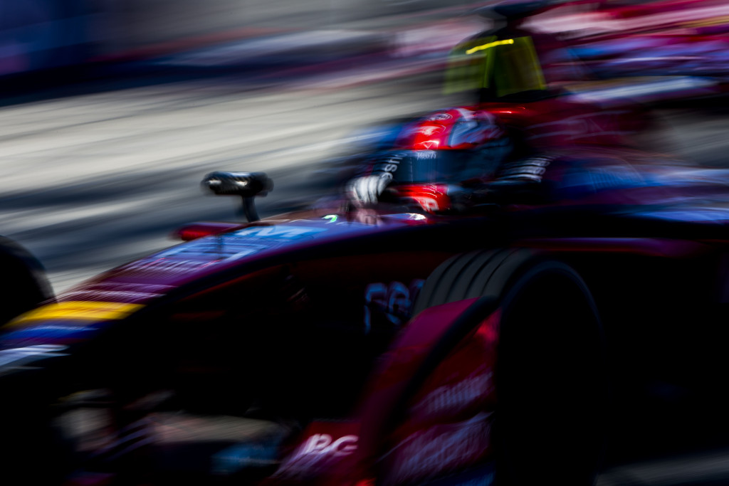Photo: Zak Mauger/LAT/Formula E