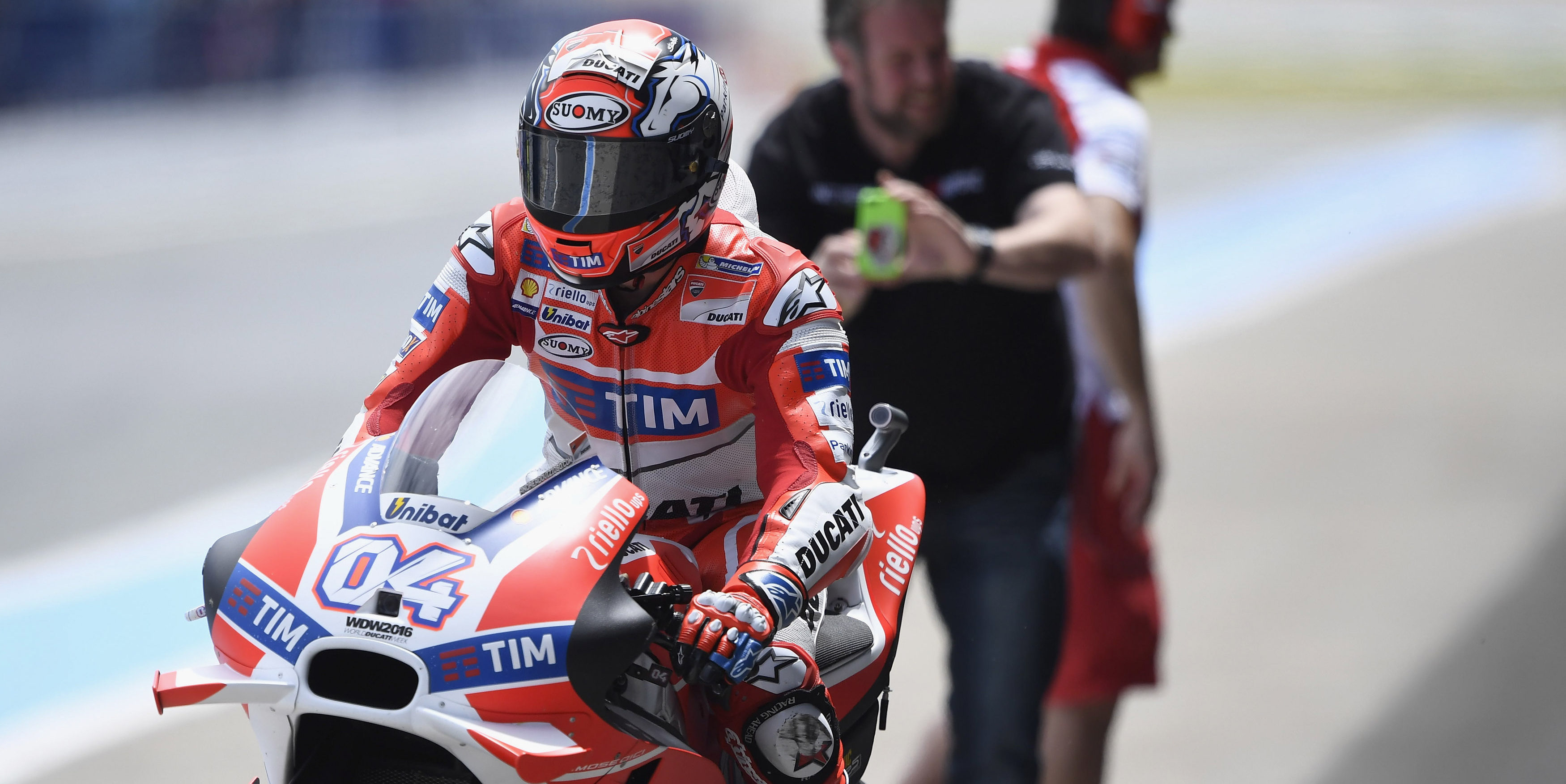 Dovizioso signs two year contract extension at Ducati