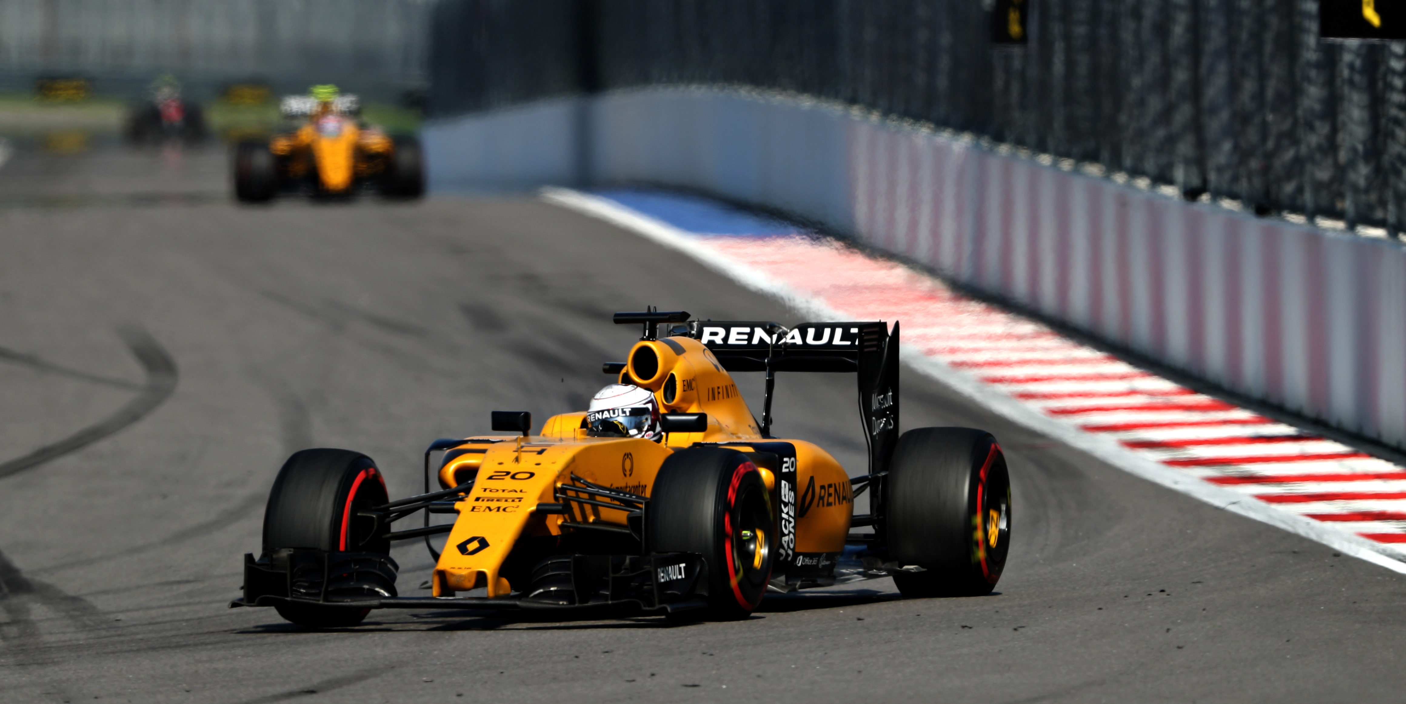 Renault to bring new parts for Spain