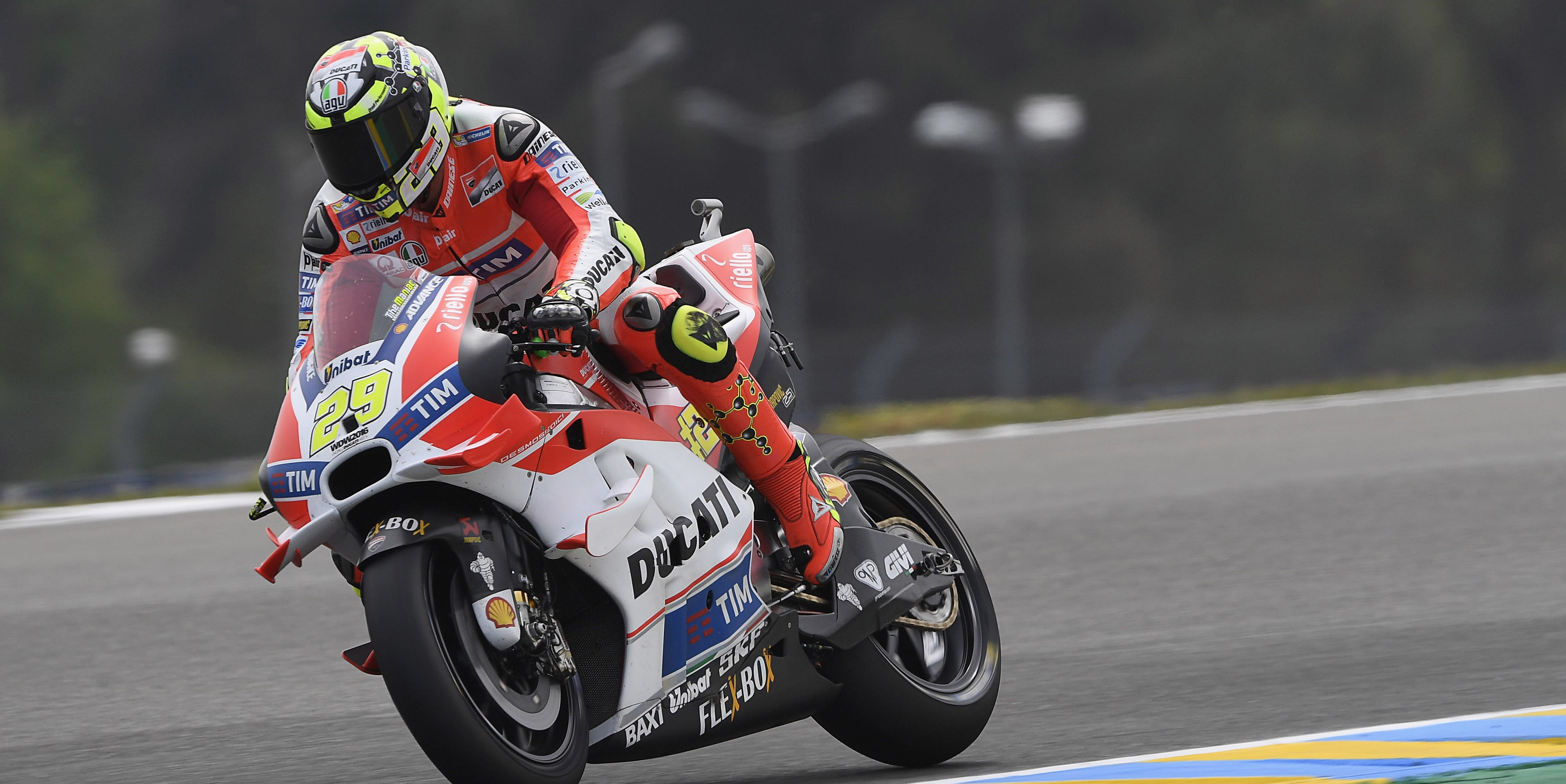 Iannone leads Lorenzo in Mugello FP2