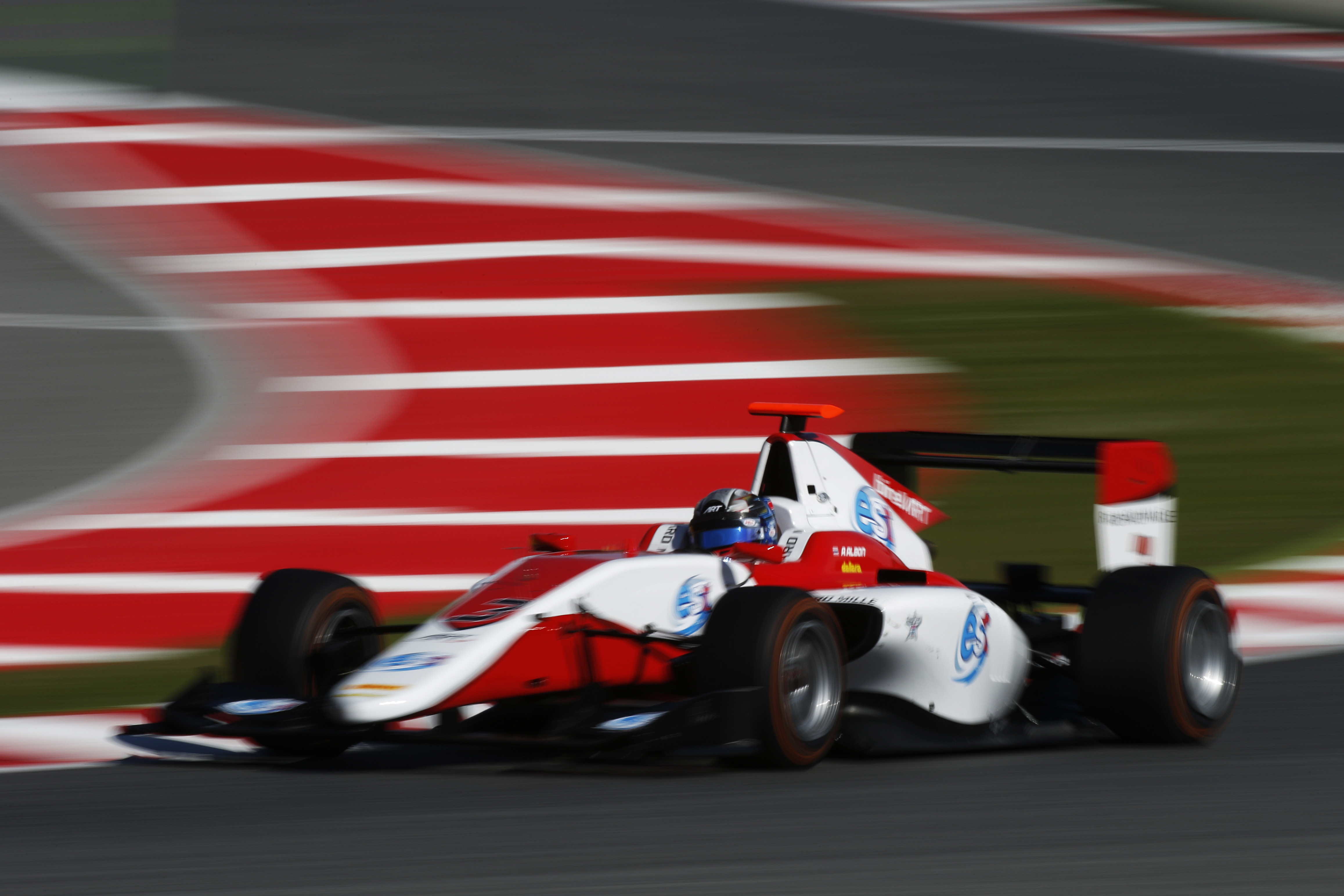 Albon storms to maiden GP3 victory in Spain