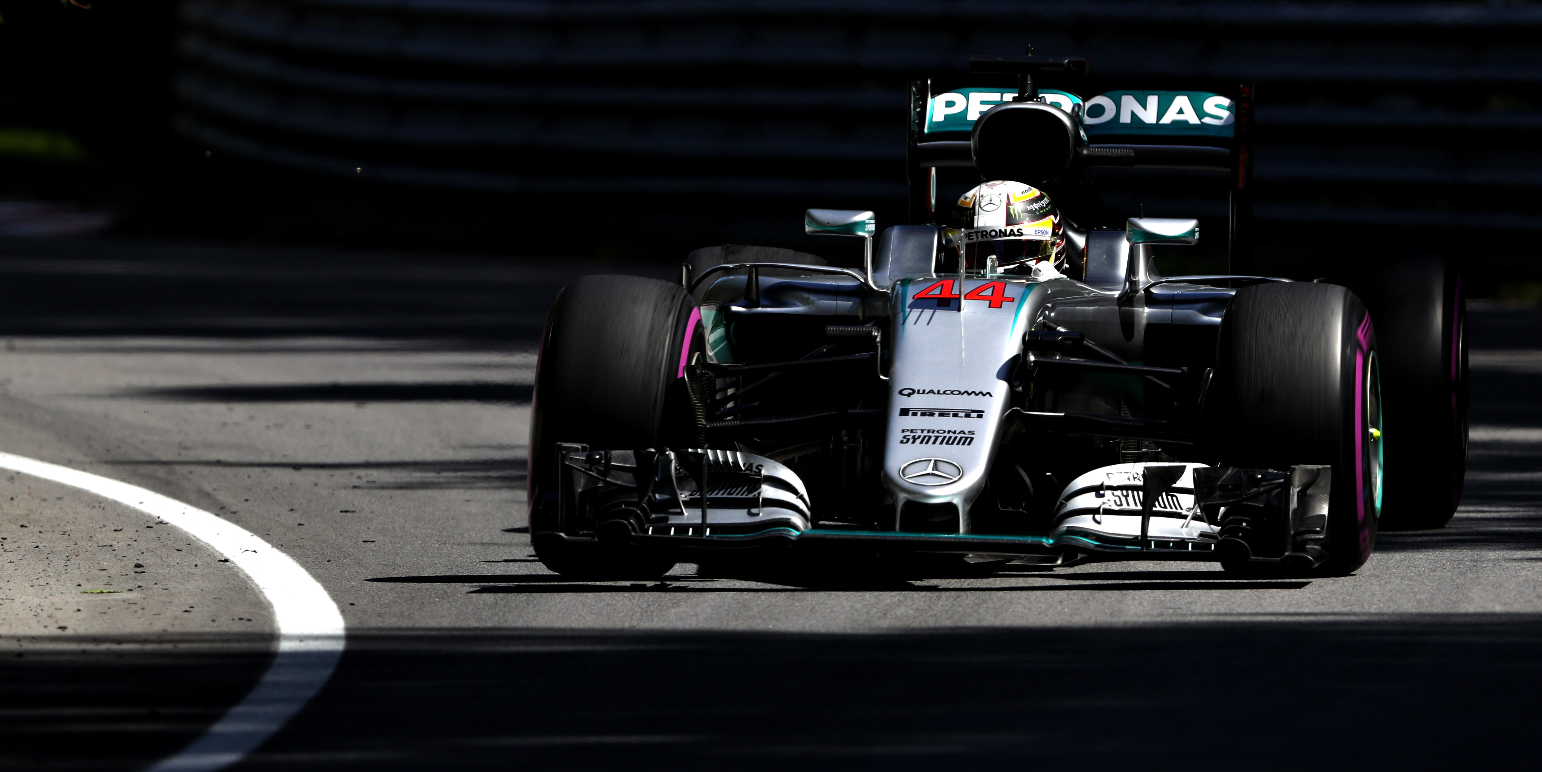Hamilton remains on top in Canadian GP second practice