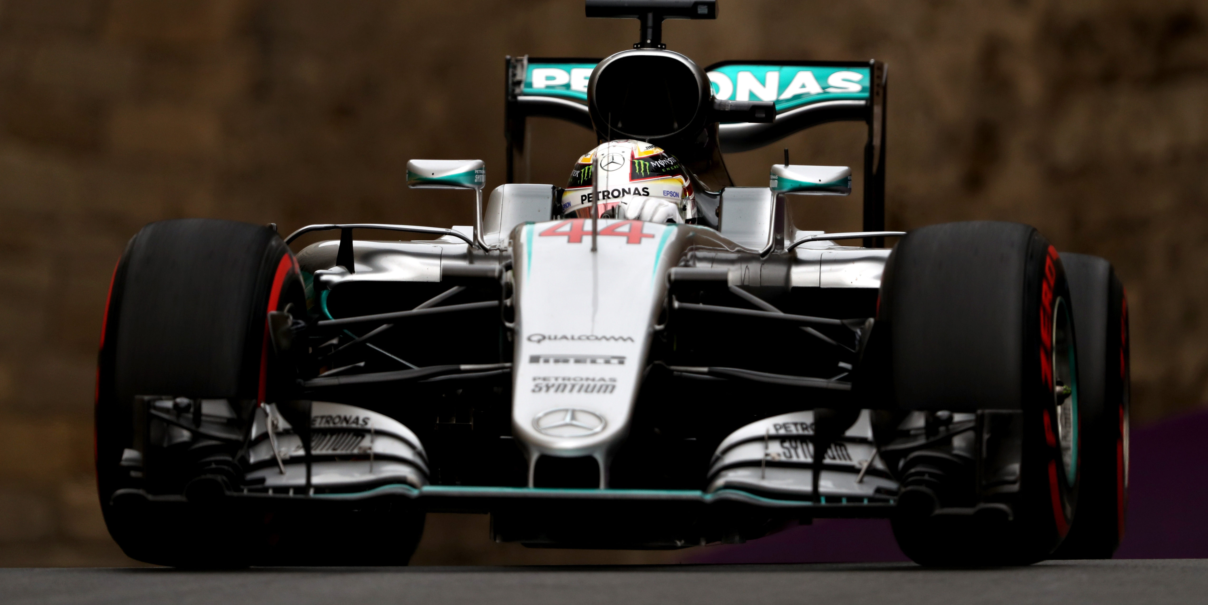 Hamilton continues to dominate in Baku
