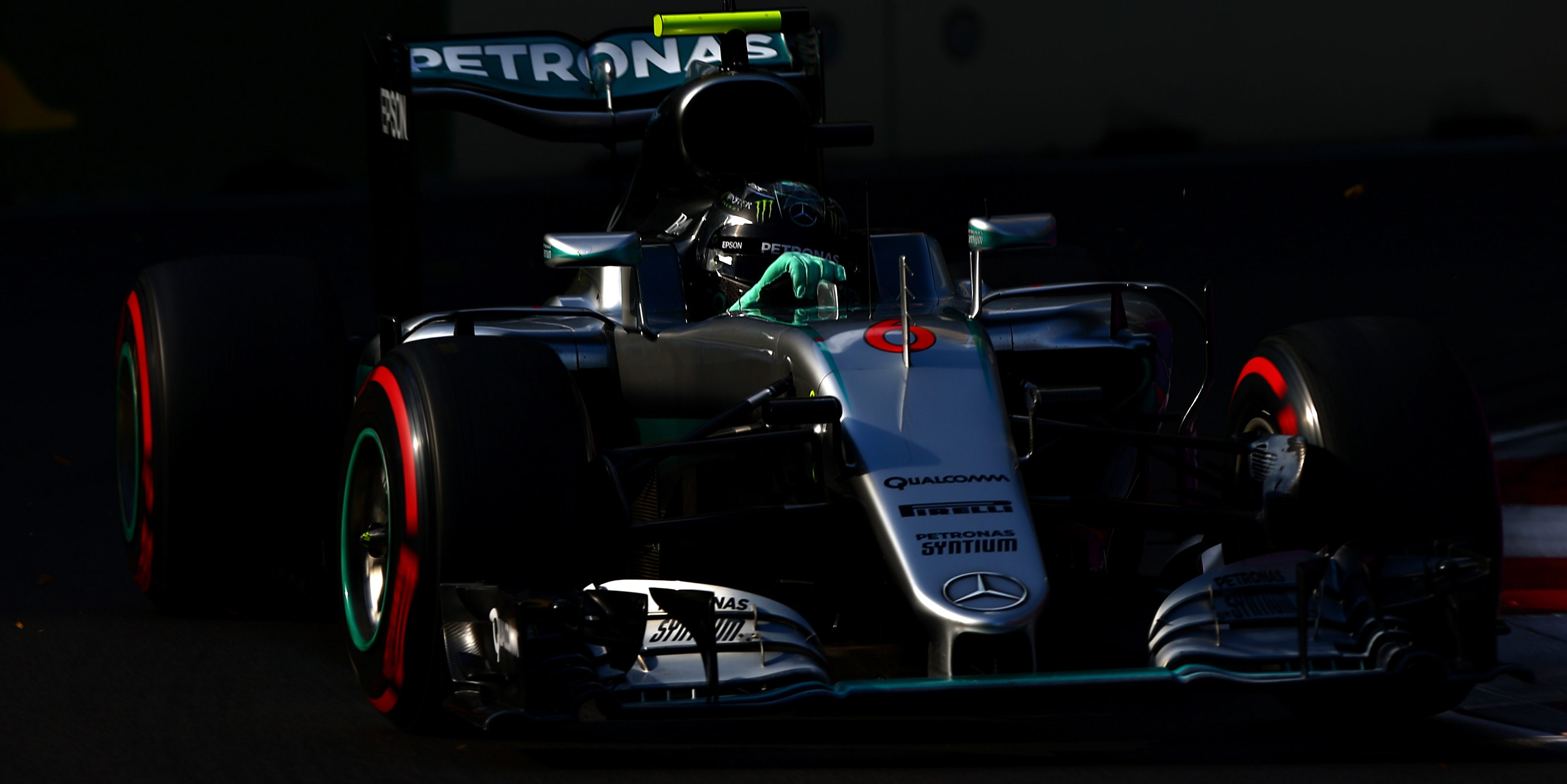 Rosberg dominates inaugural race in Azerbaijan