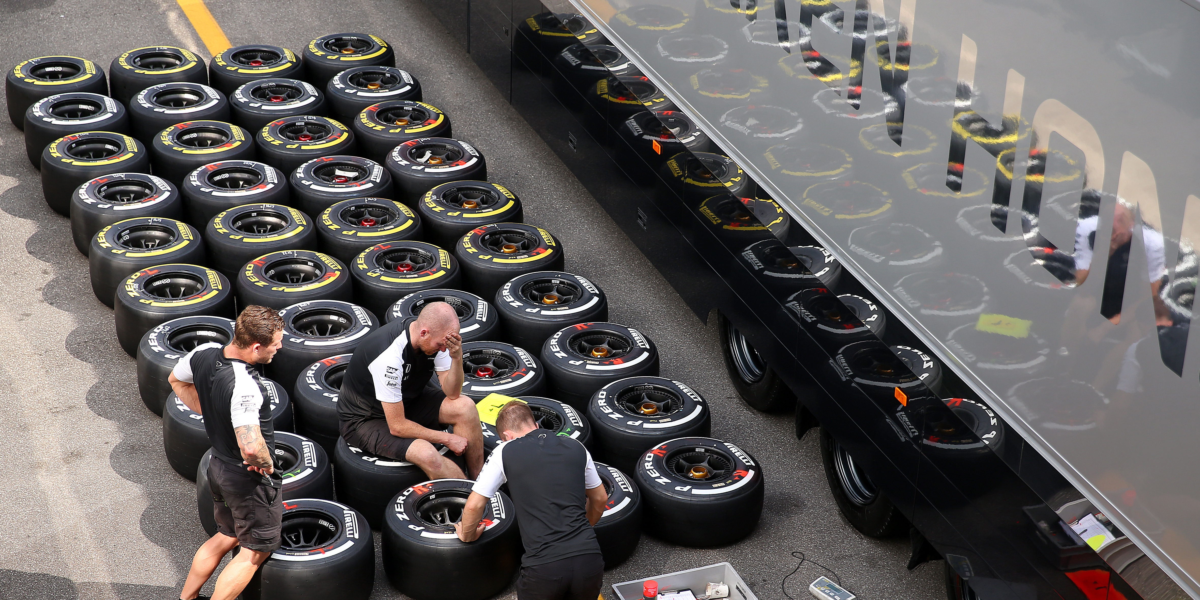 Pirelli confirms tyre choices for final races of 2016