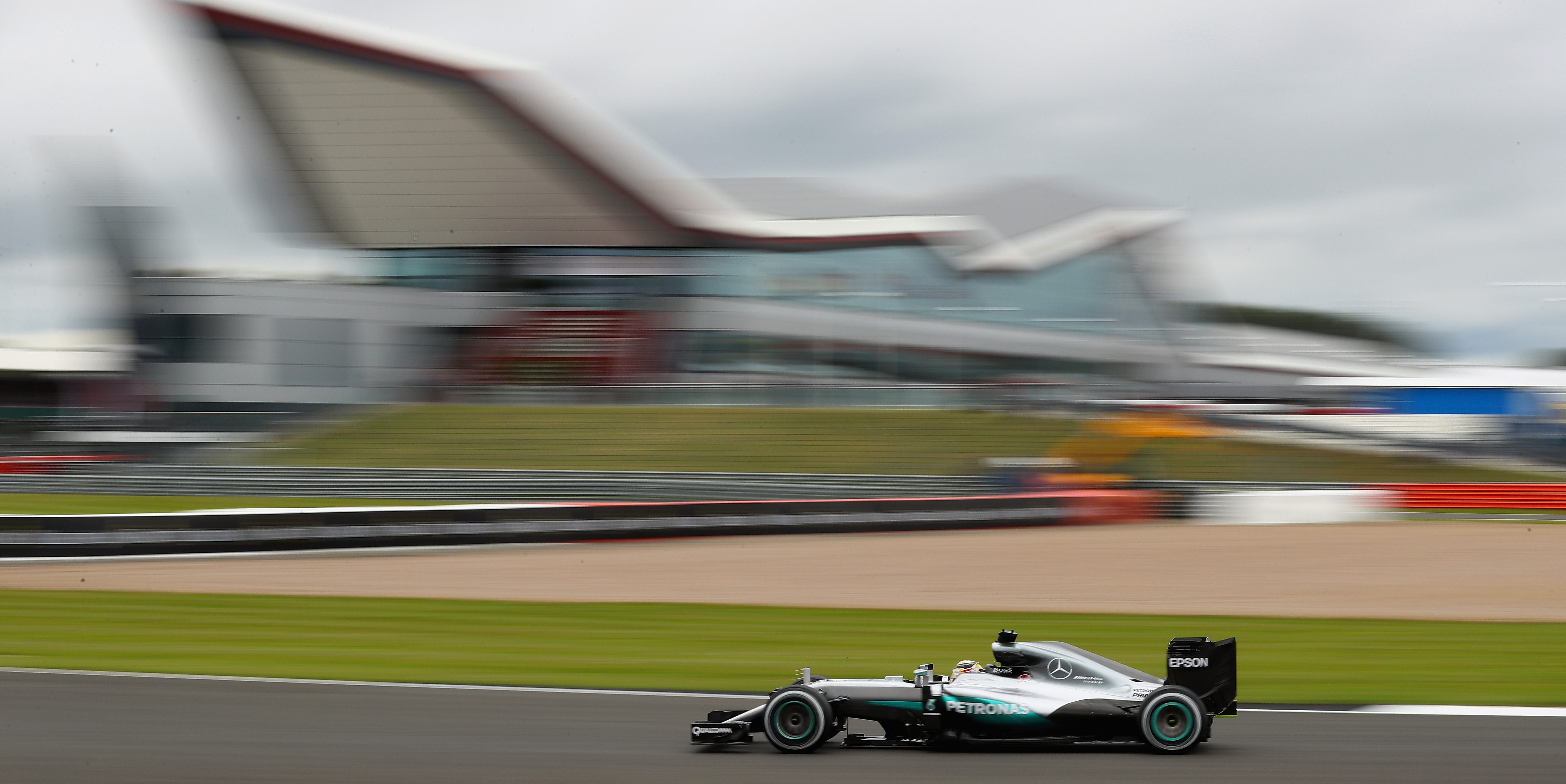 Hamilton top again in Silverstone second practice