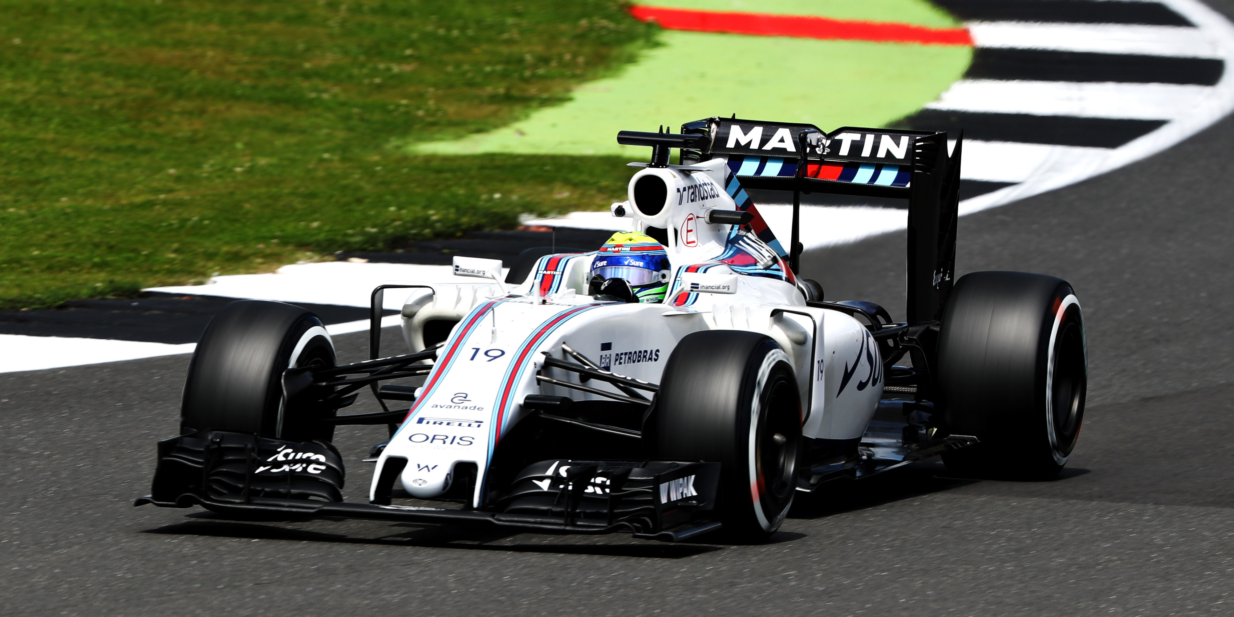 Rear tyre trouble costs Massa in qualifying