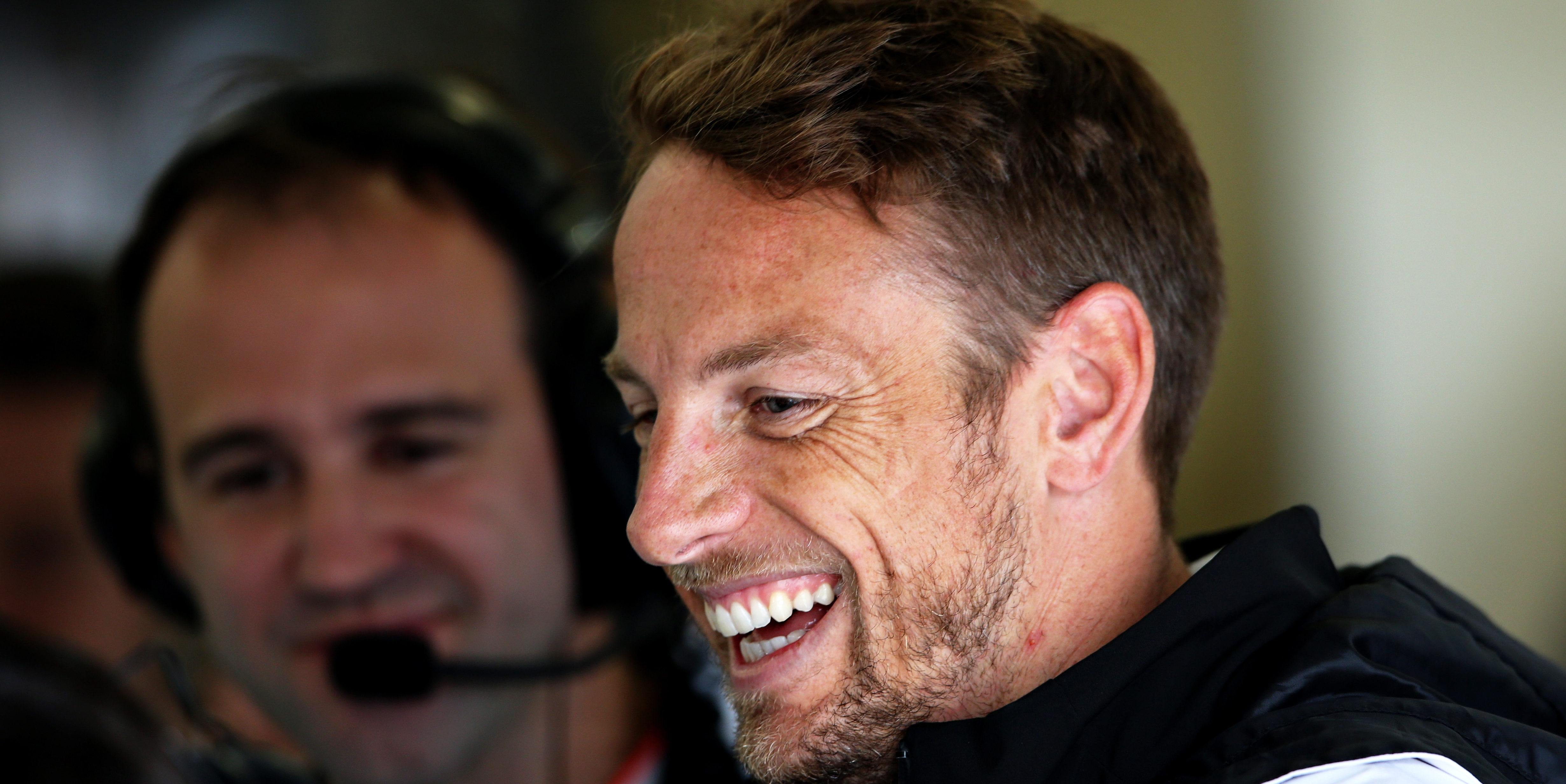 Button still eyeing points despite disappointing qualifying