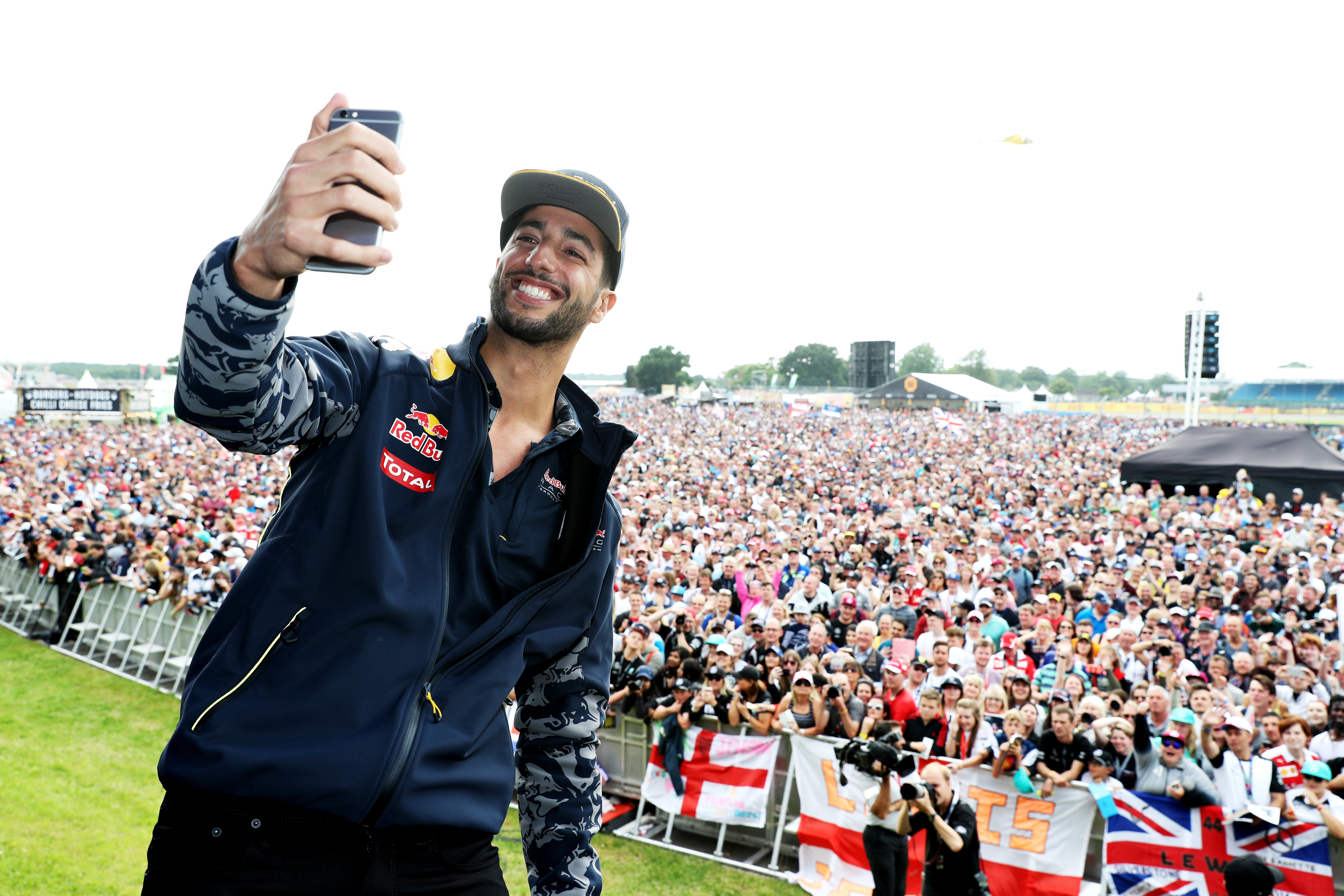 Ricciardo targeting podium finish at Silverstone