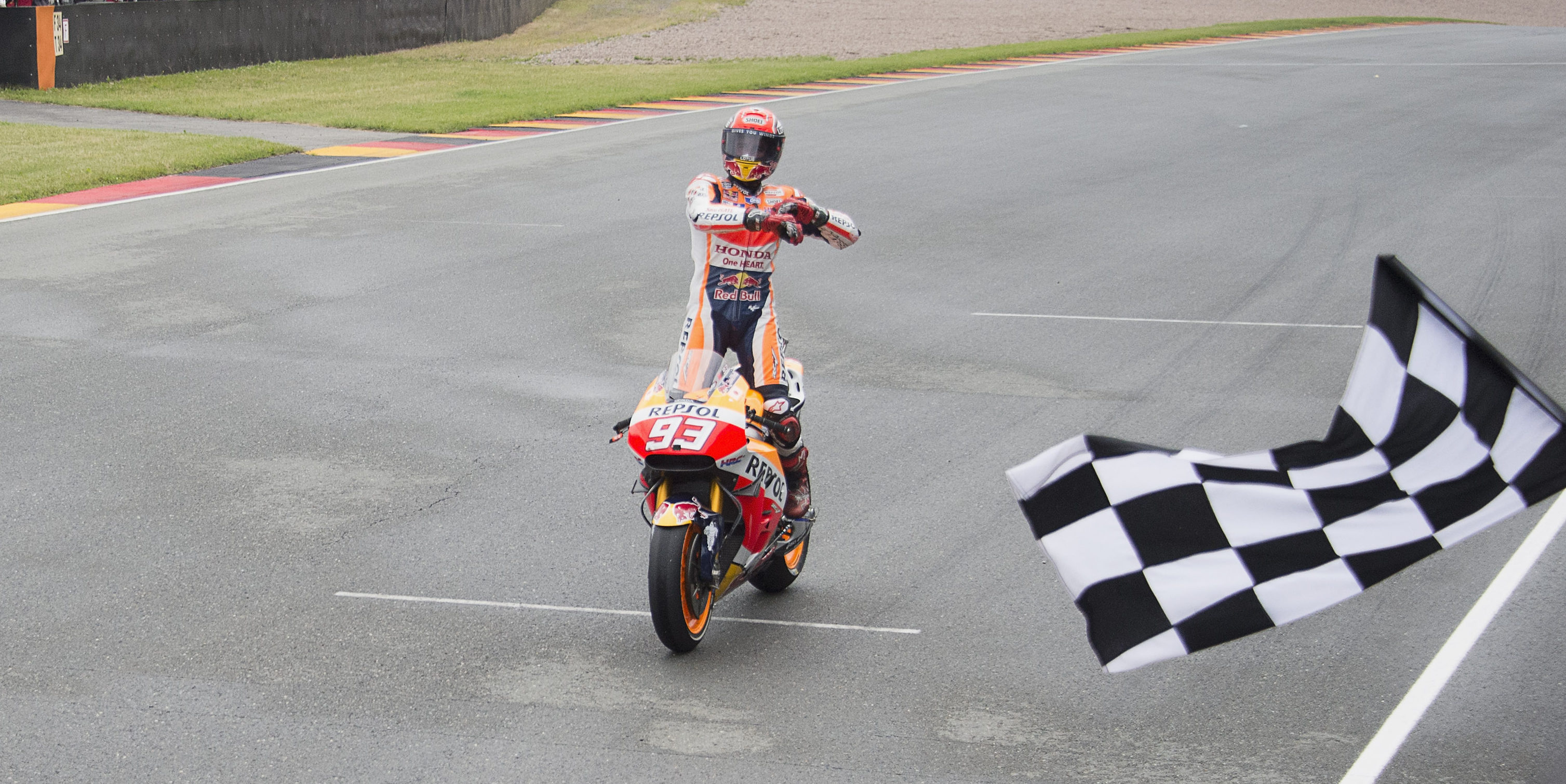 Marc Marquez wins in MotoGP at the Sachsenring