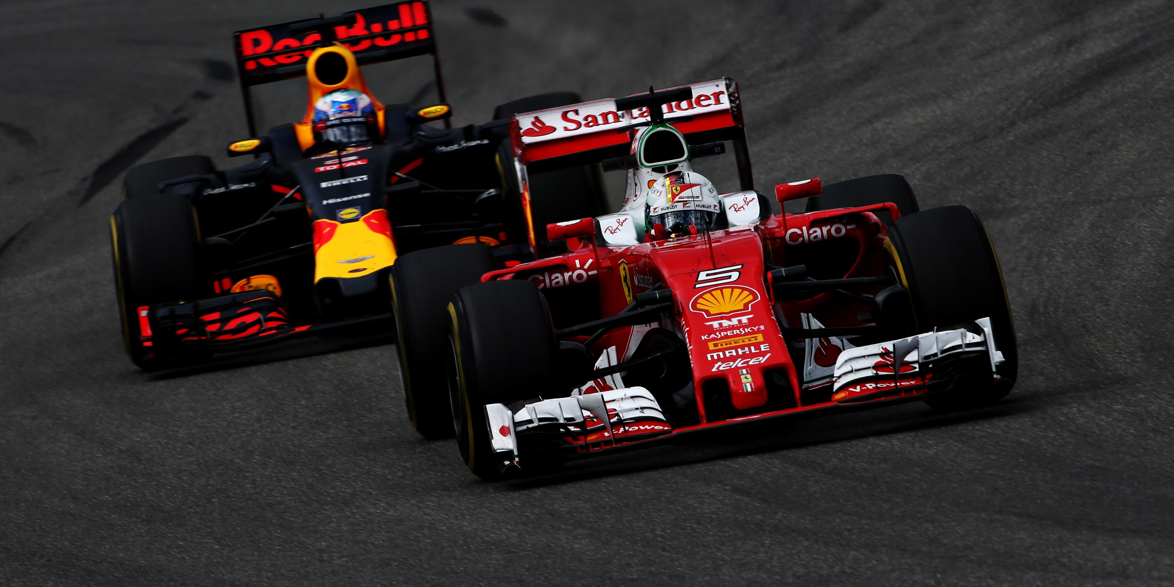 Ricciardo expects close fight with Ferrari