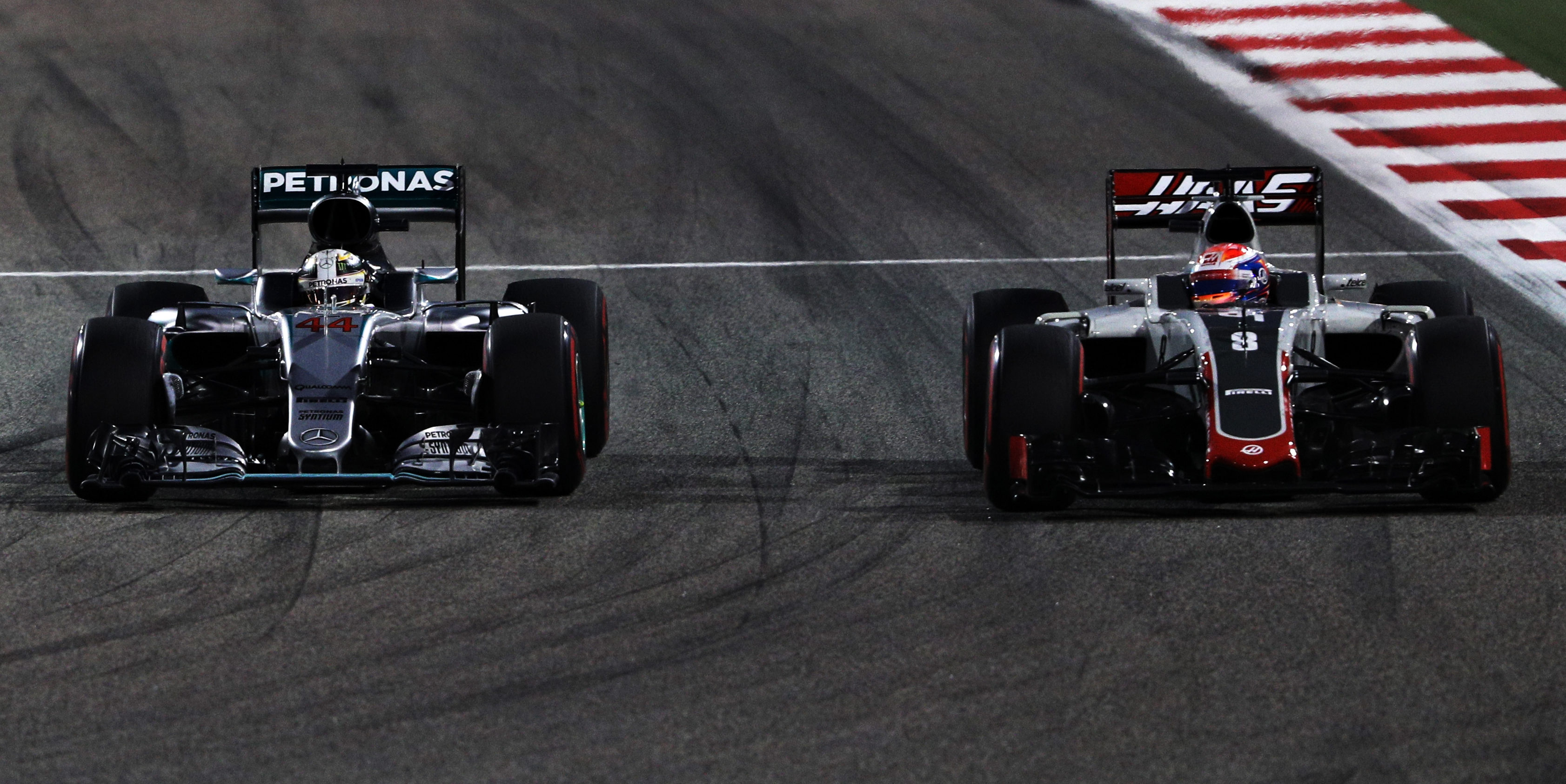 Grosjean: FIA should rethink blue flag system