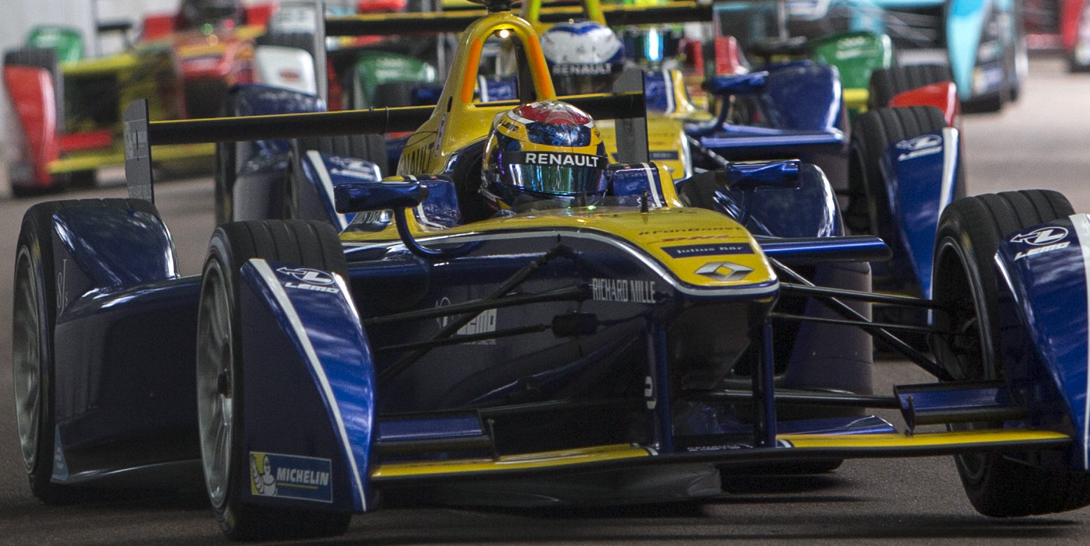 Renault e.dams unveil new car livery for 2016-17 season