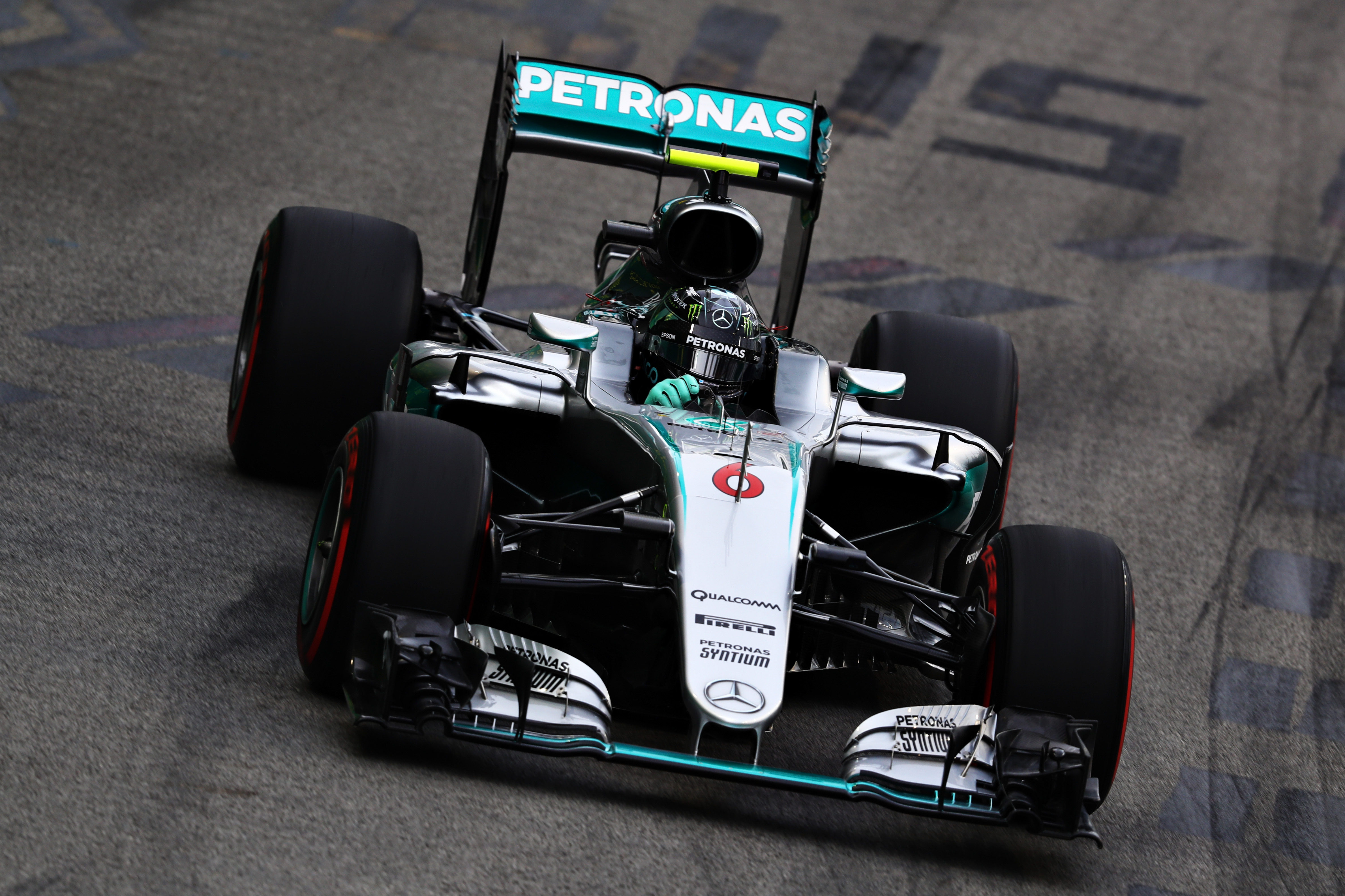 Rosberg leads Verstappen in final Singapore practice