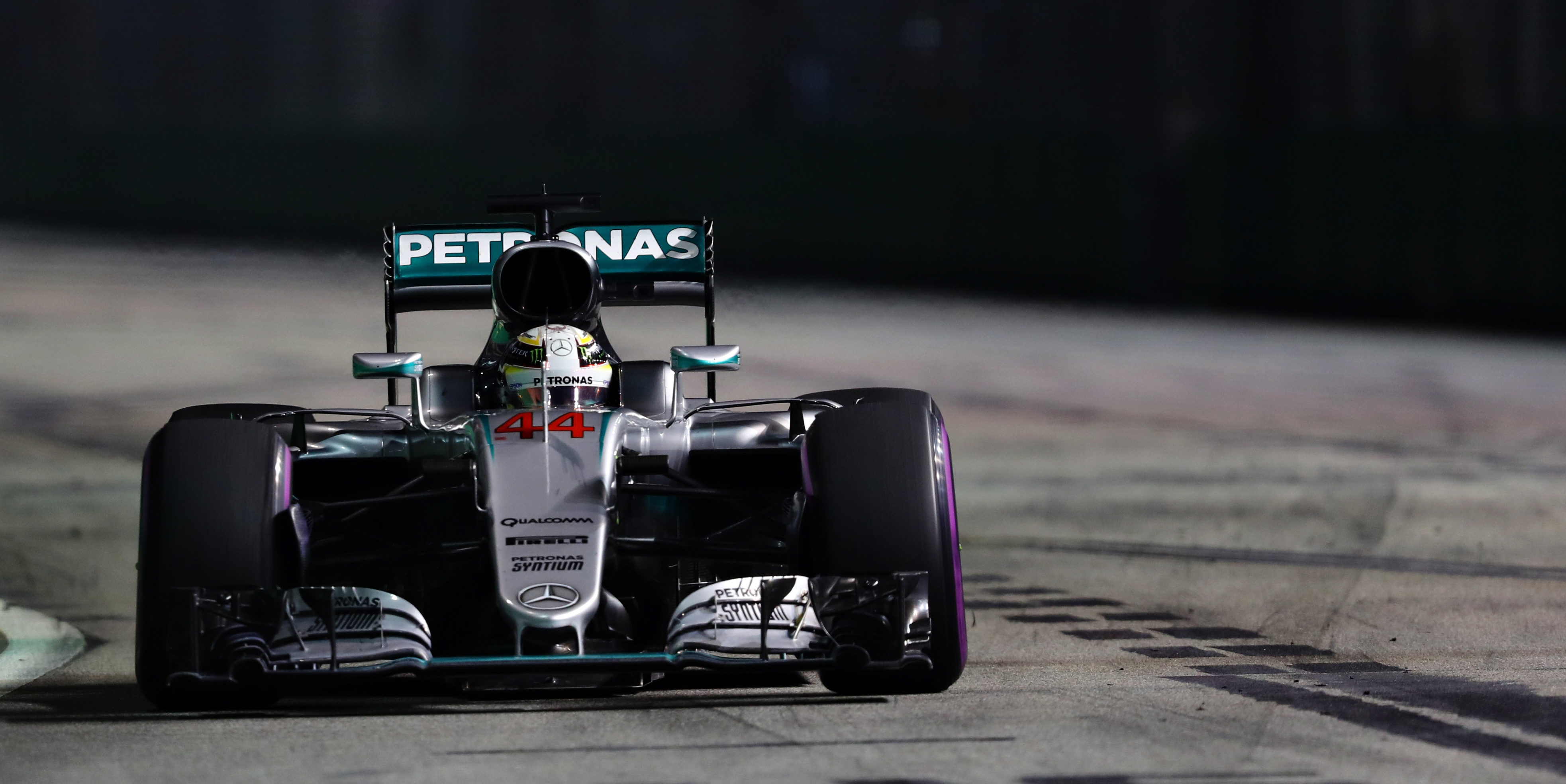 Hamilton bemoans brake issues after ‘tricky’ weekend