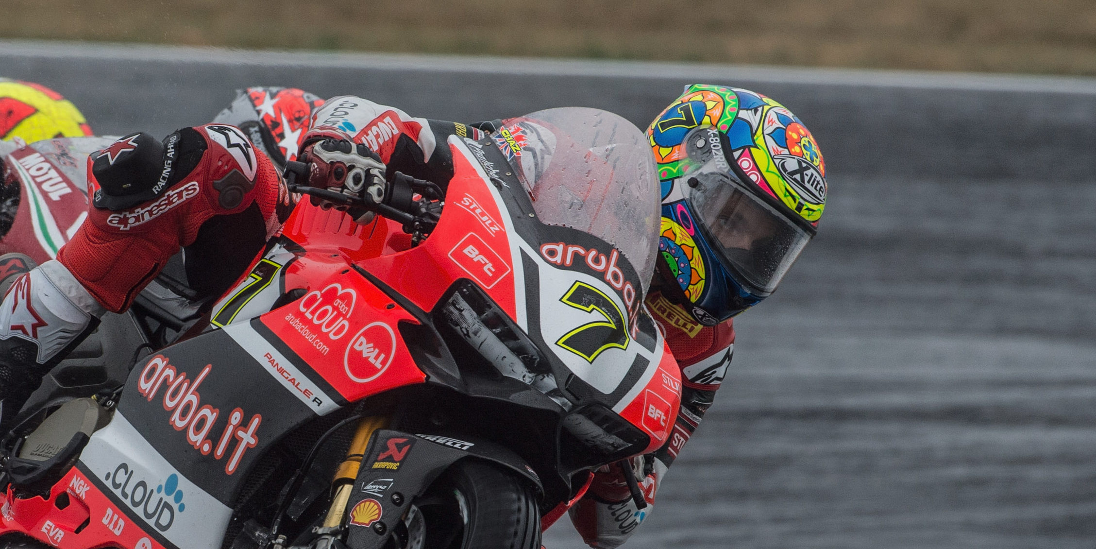 Davies holds firm in Magny-Cours FP2