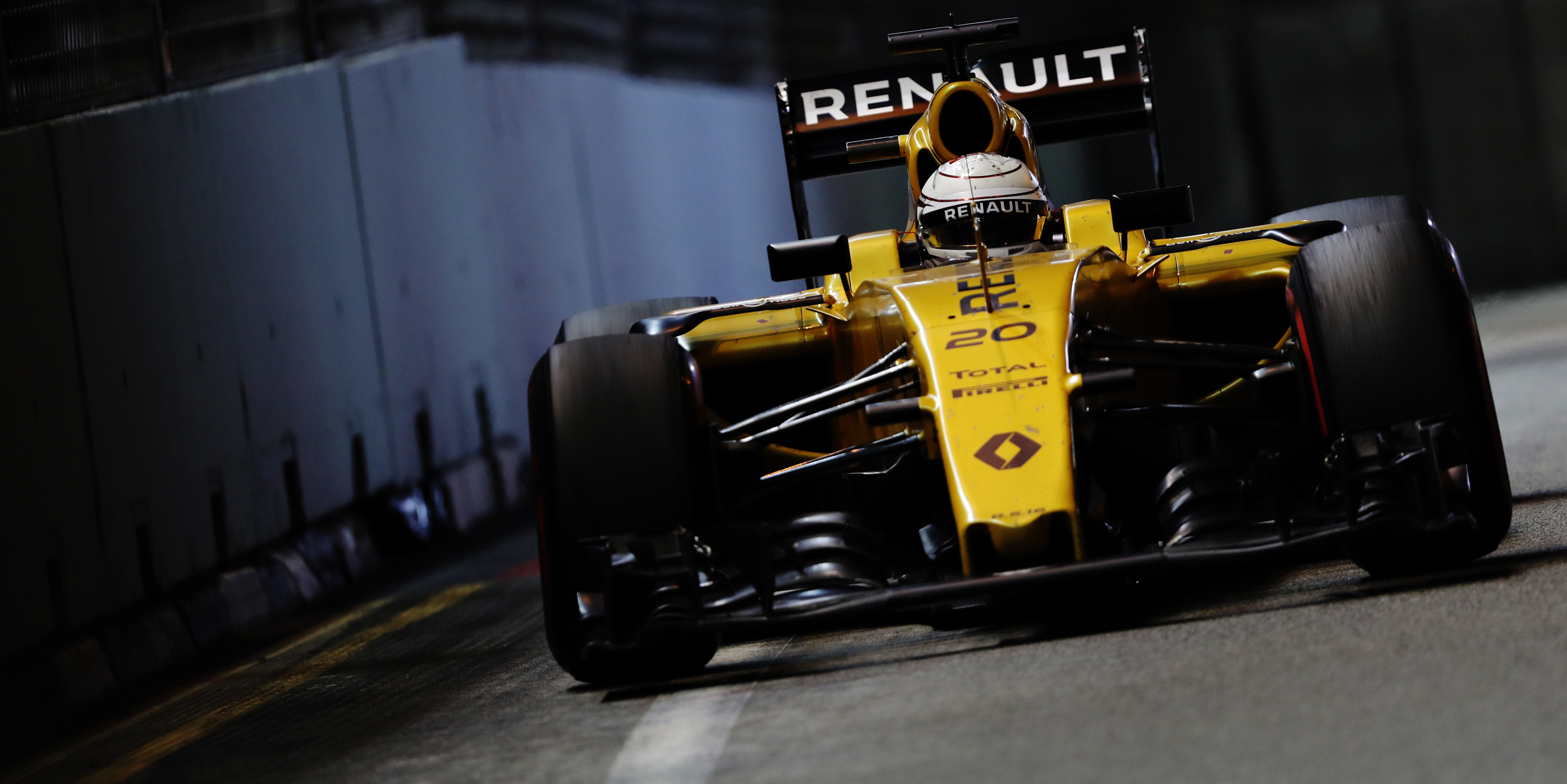 Renault have two weeks to make Magnussen decision