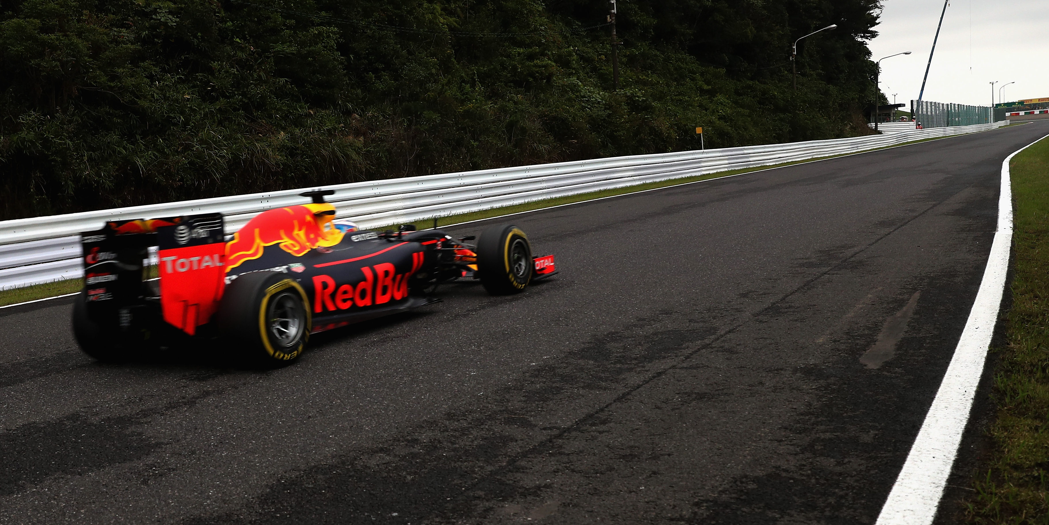 Ricciardo rues lack of top speed against rivals