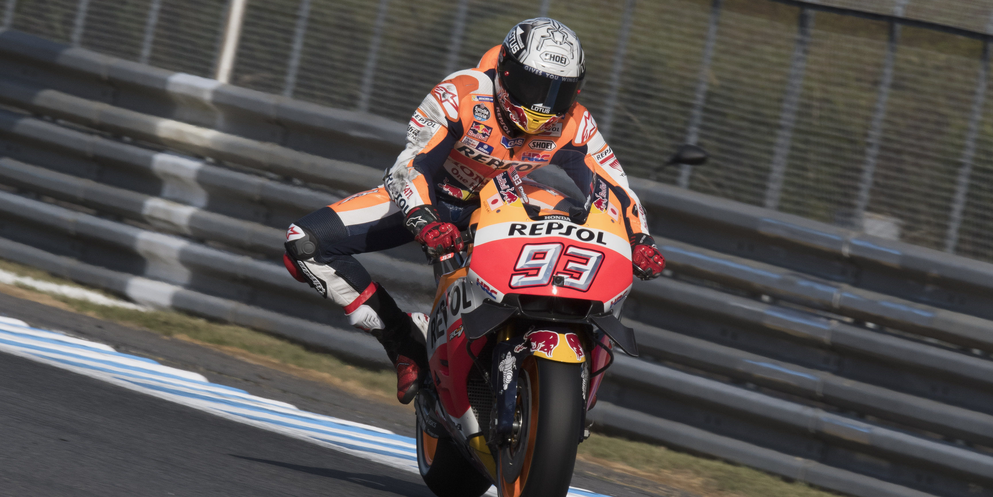 Marquez fastest in FP3 as Lorenzo crashes heavily