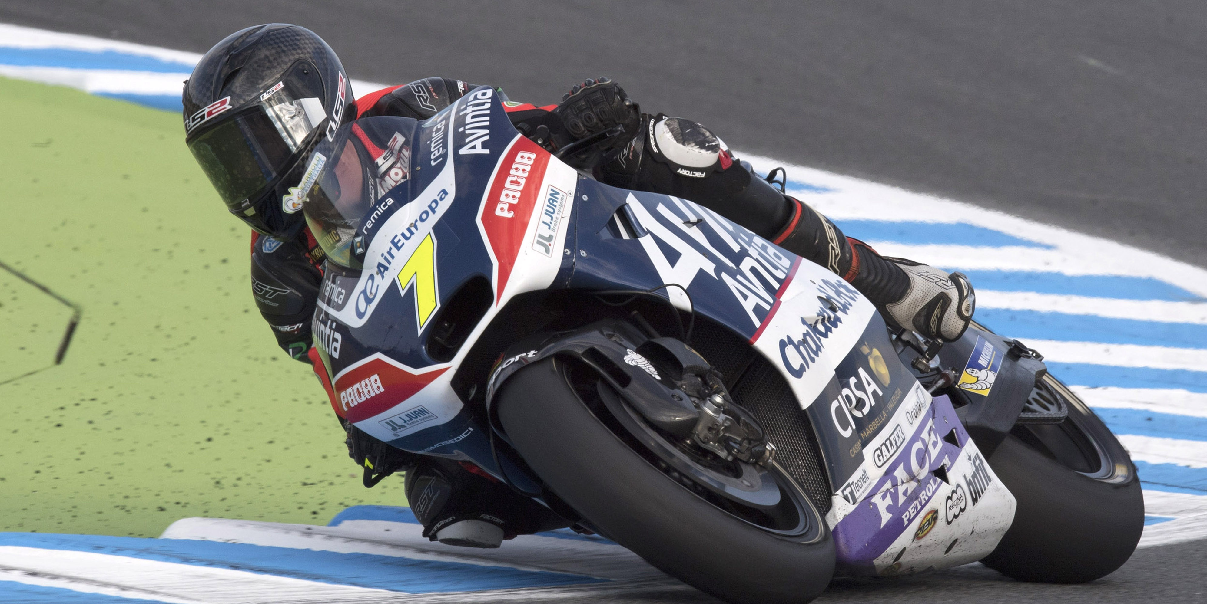 Jones anticipates slightly easier weekend in Australia