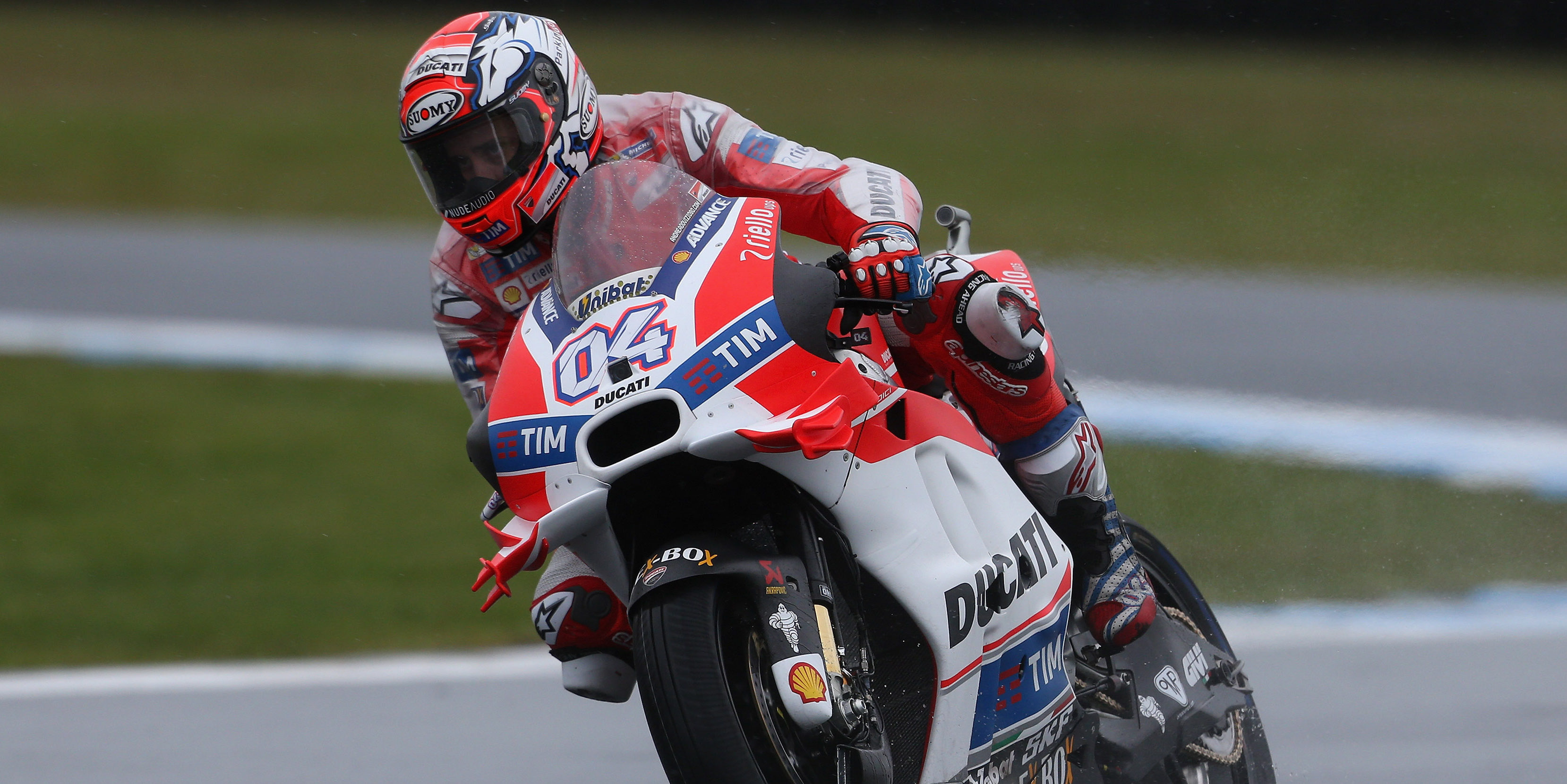 Dovizioso takes stunning win in dramatic Malaysian Grand Prix