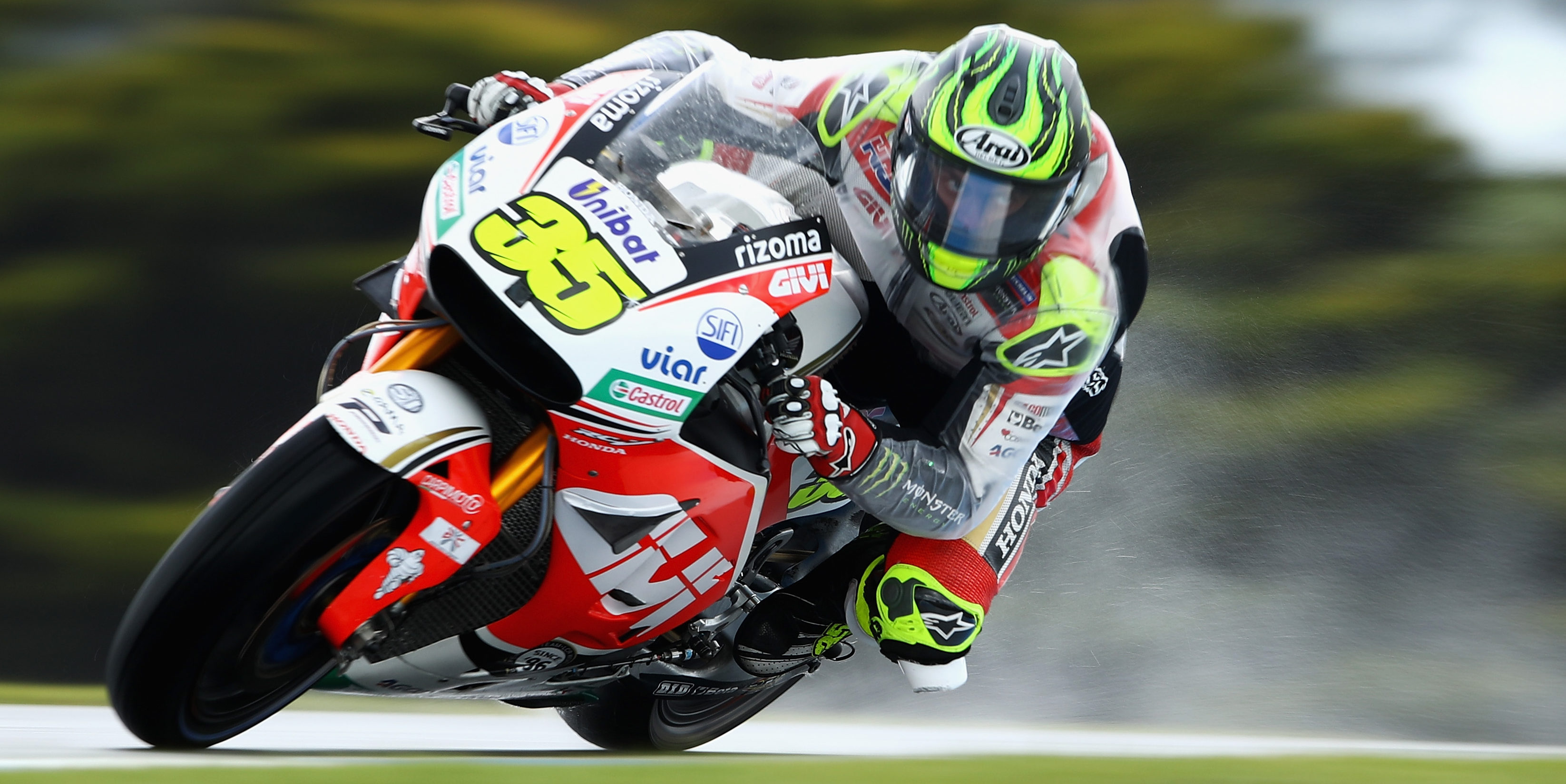 Crutchlow rides damaged bike to fifth in qualifying