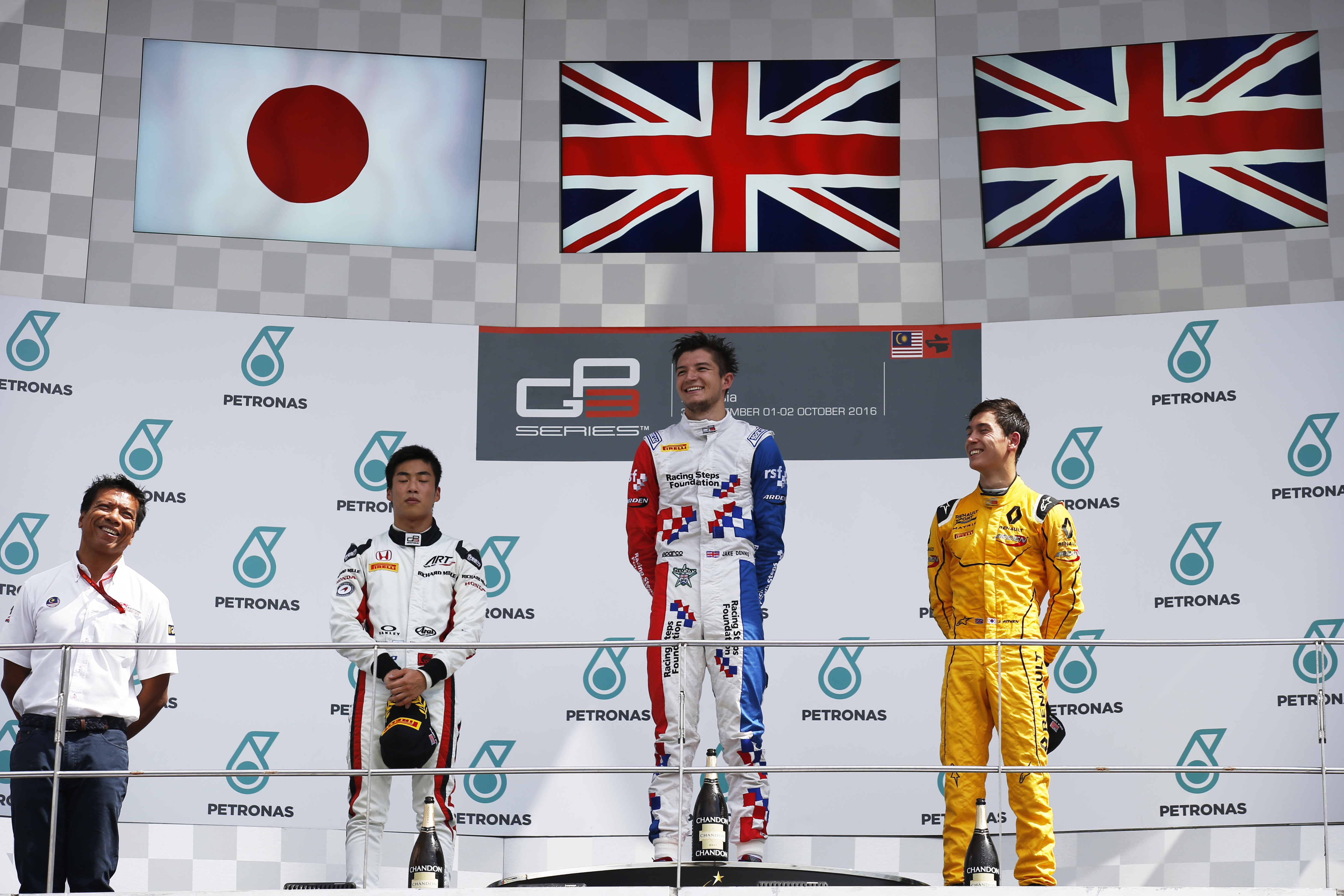 Dennis commands Malaysia sprint race for second GP3 win