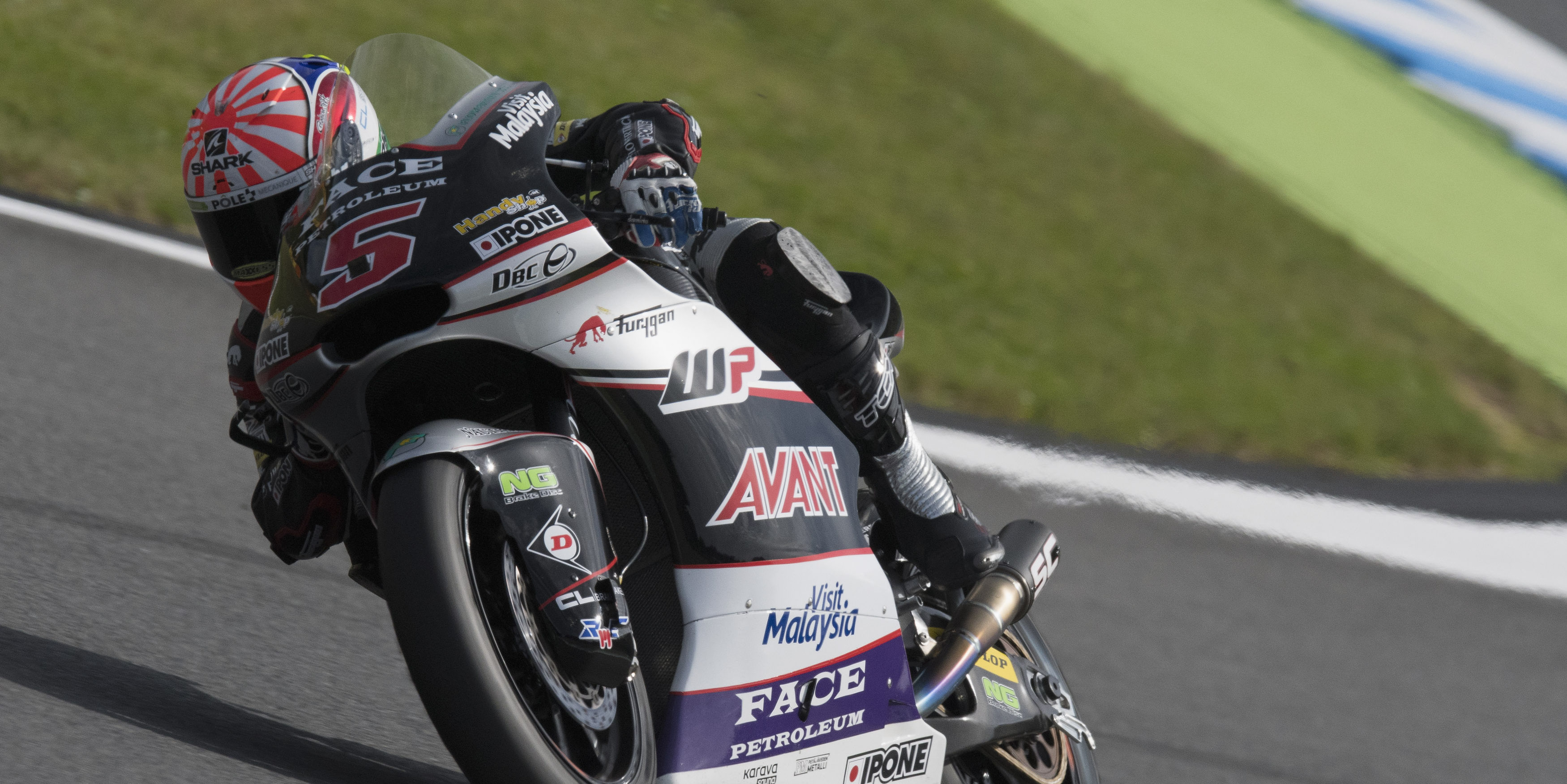 Zarco battles hard for final Moto2 win