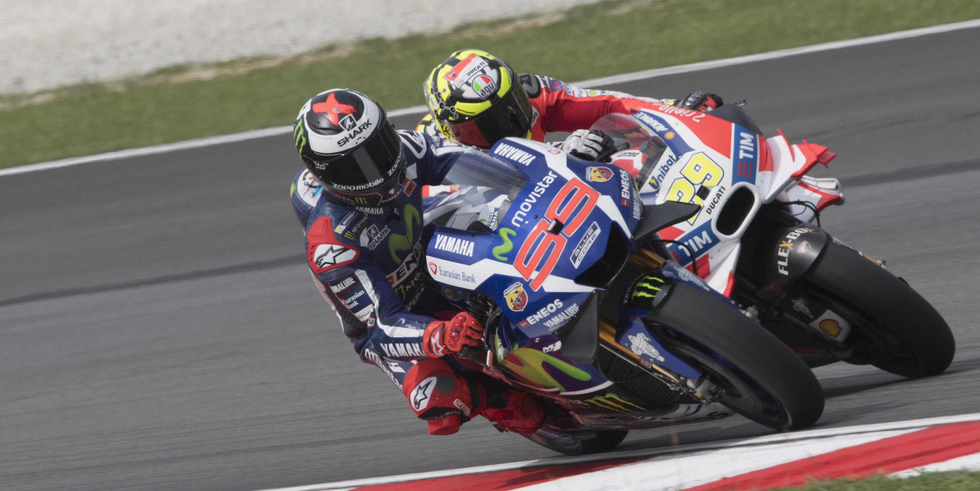 Lorenzo ends Friday on top in Valencia