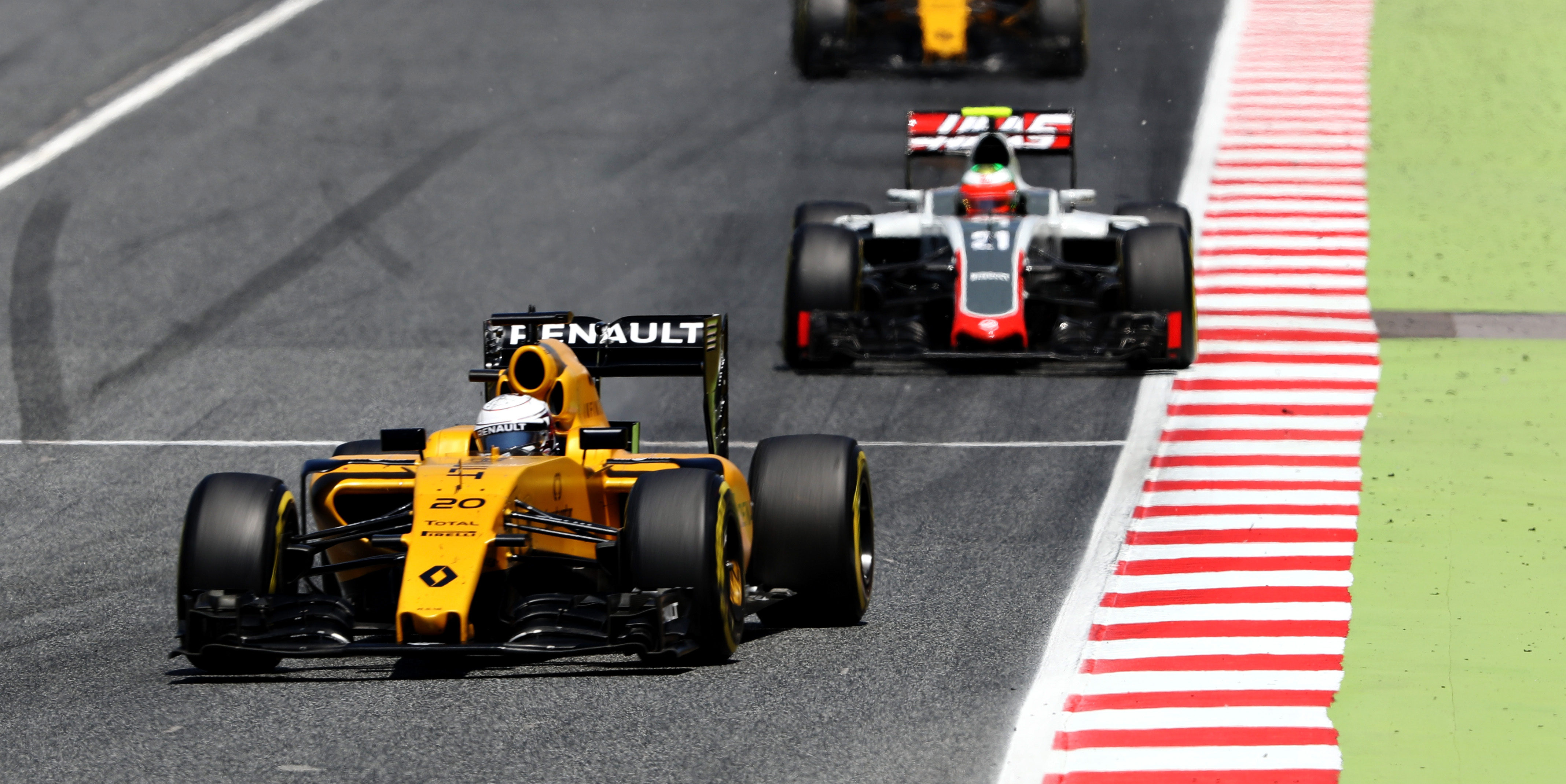 Magnussen moving on but denies Renault criticism