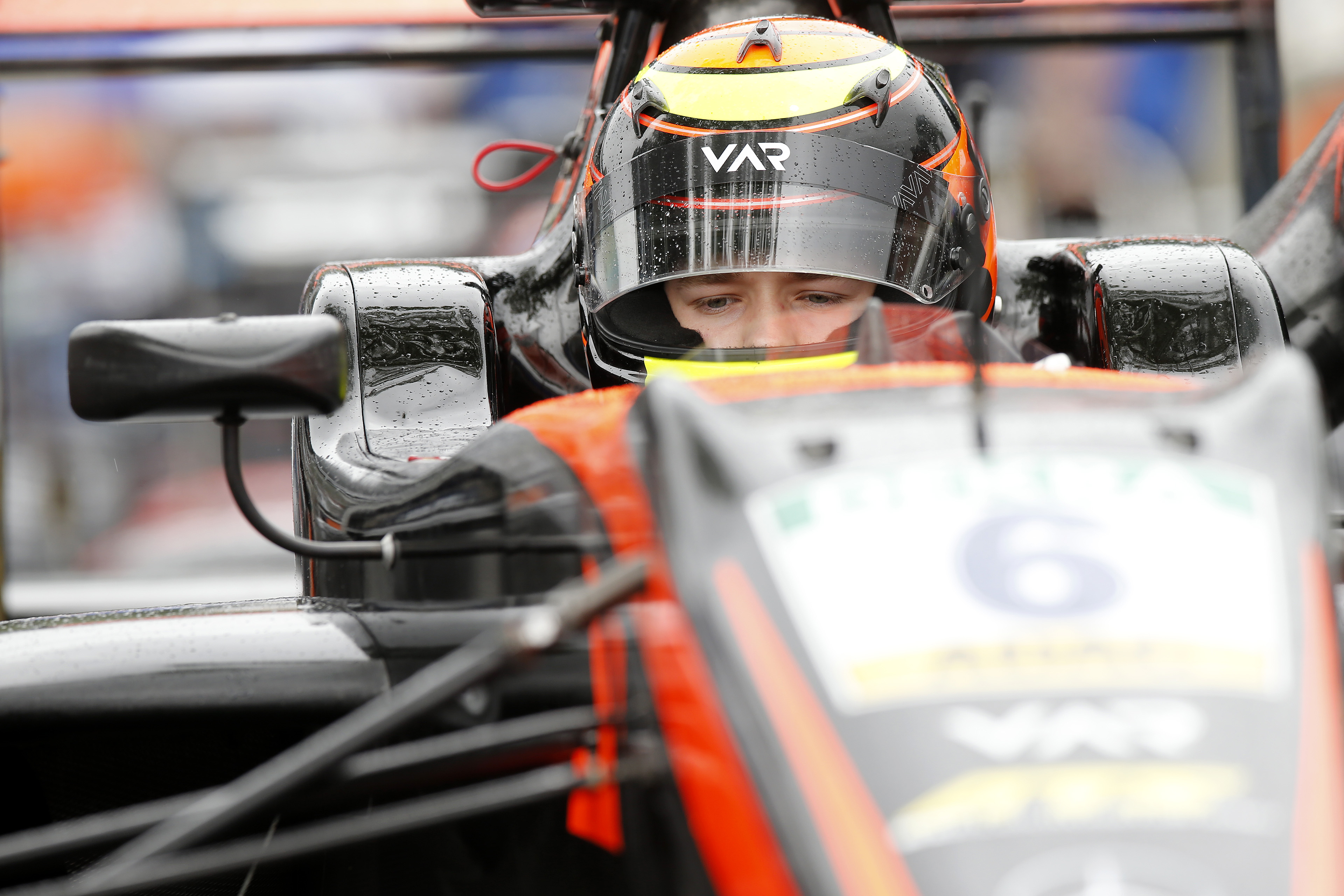Ilott prepared for a battle for the title