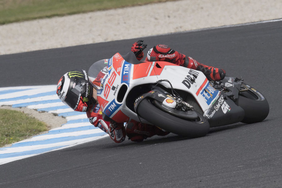 Lorenzo still struggling to find corner speed
